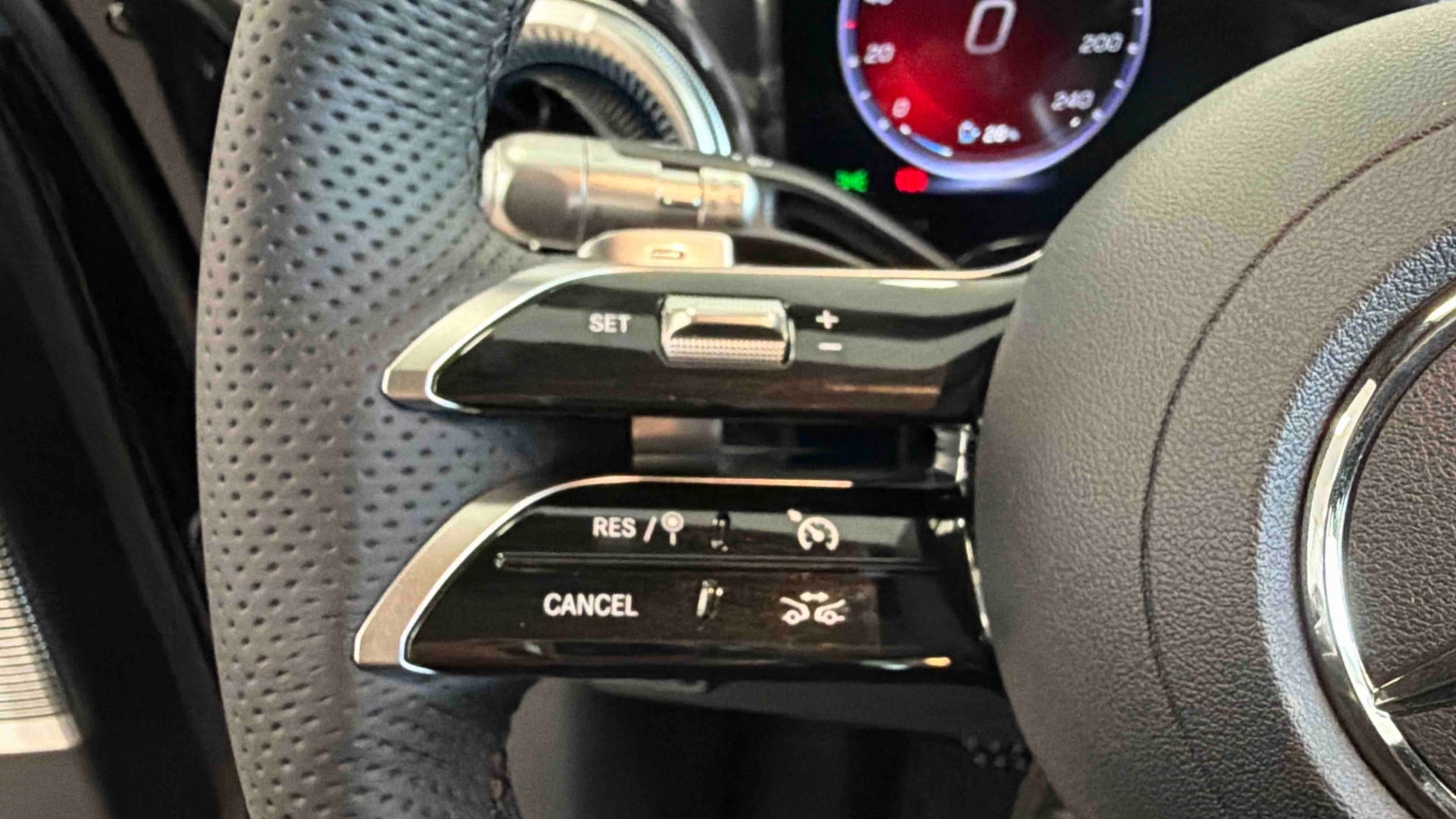 Mercedes-Benz GLC 250 EQ AMG Line — photo 19