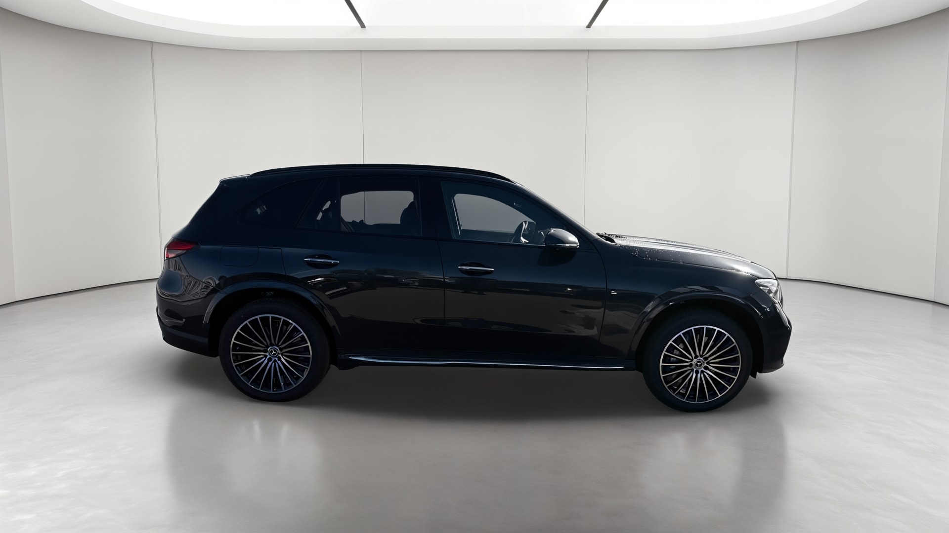 Mercedes-Benz GLC 300 e Hybrid EQ 4Matic AMG Line + — Profil droit