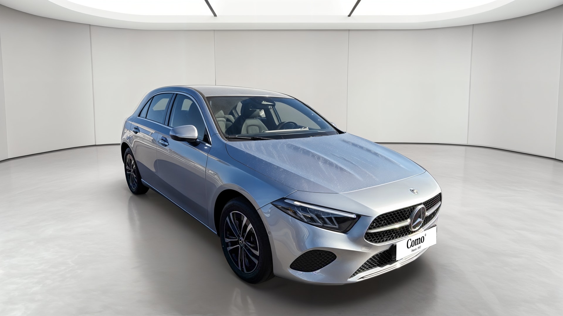 Mercedes-Benz Classe A 250 e Hybrid EQ Business Line — 3/4 avant droit