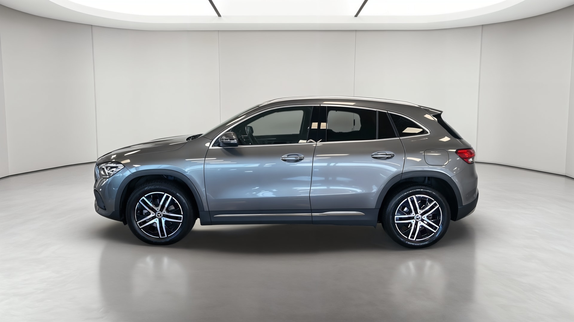 Mercedes-Benz GLA 200 d 8G-DCT Progressive Line — Profil gauche