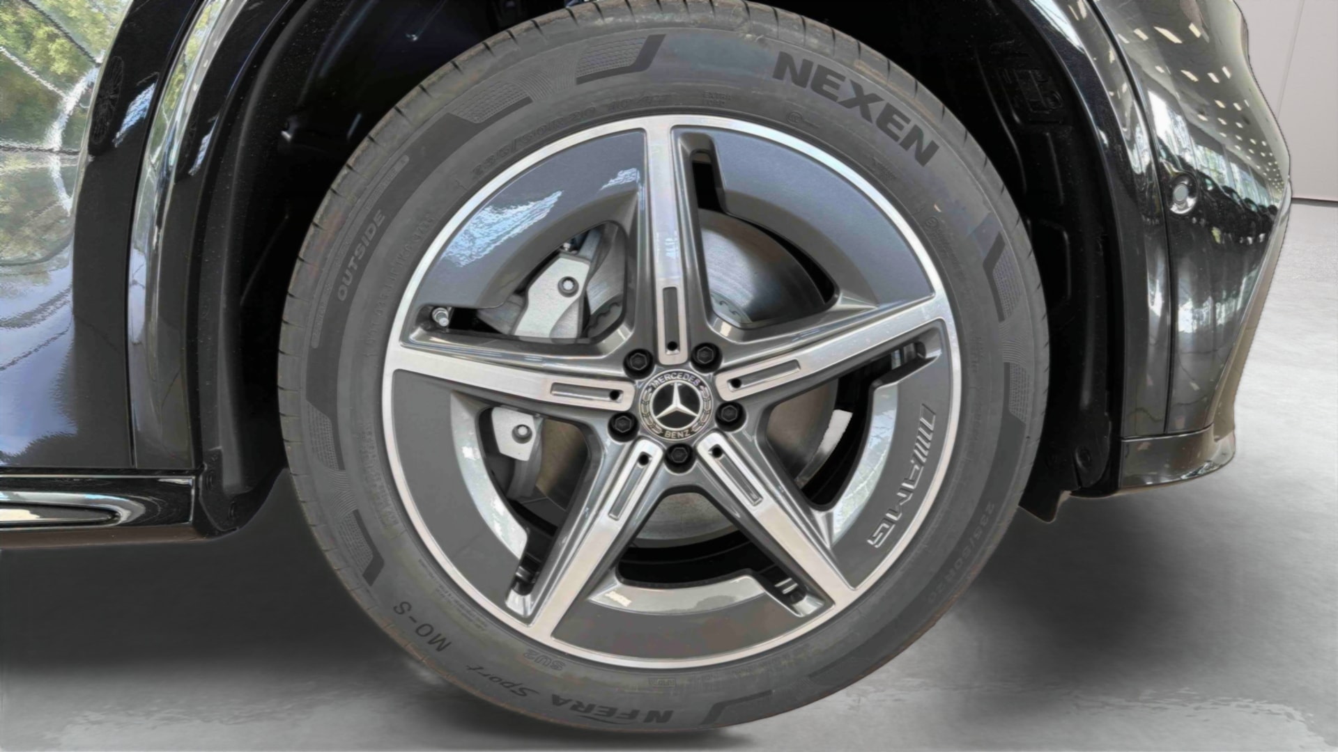 Mercedes-Benz GLC 250 EQ AMG Line — Pneu avant gauche