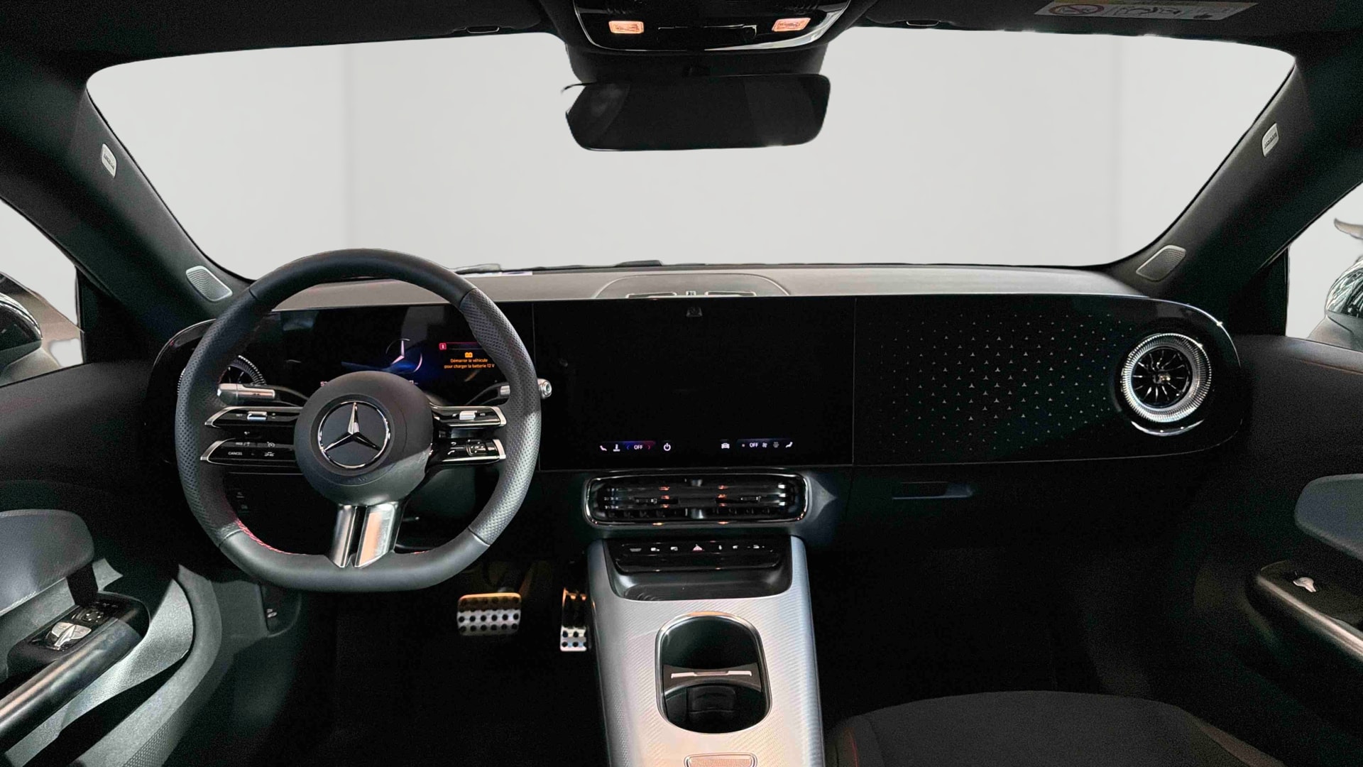 Mercedes-Benz CLA 200 8F-eDCT AMG Line — Planche de bord