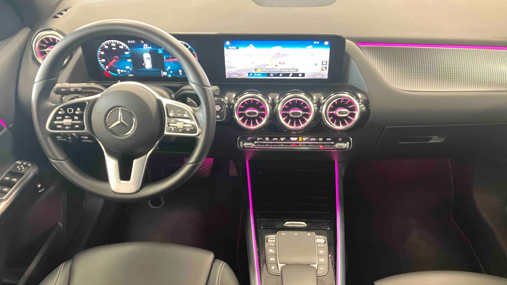 Mercedes-Benz GLA 200 d 8G-DCT Progressive Line — Planche de bord