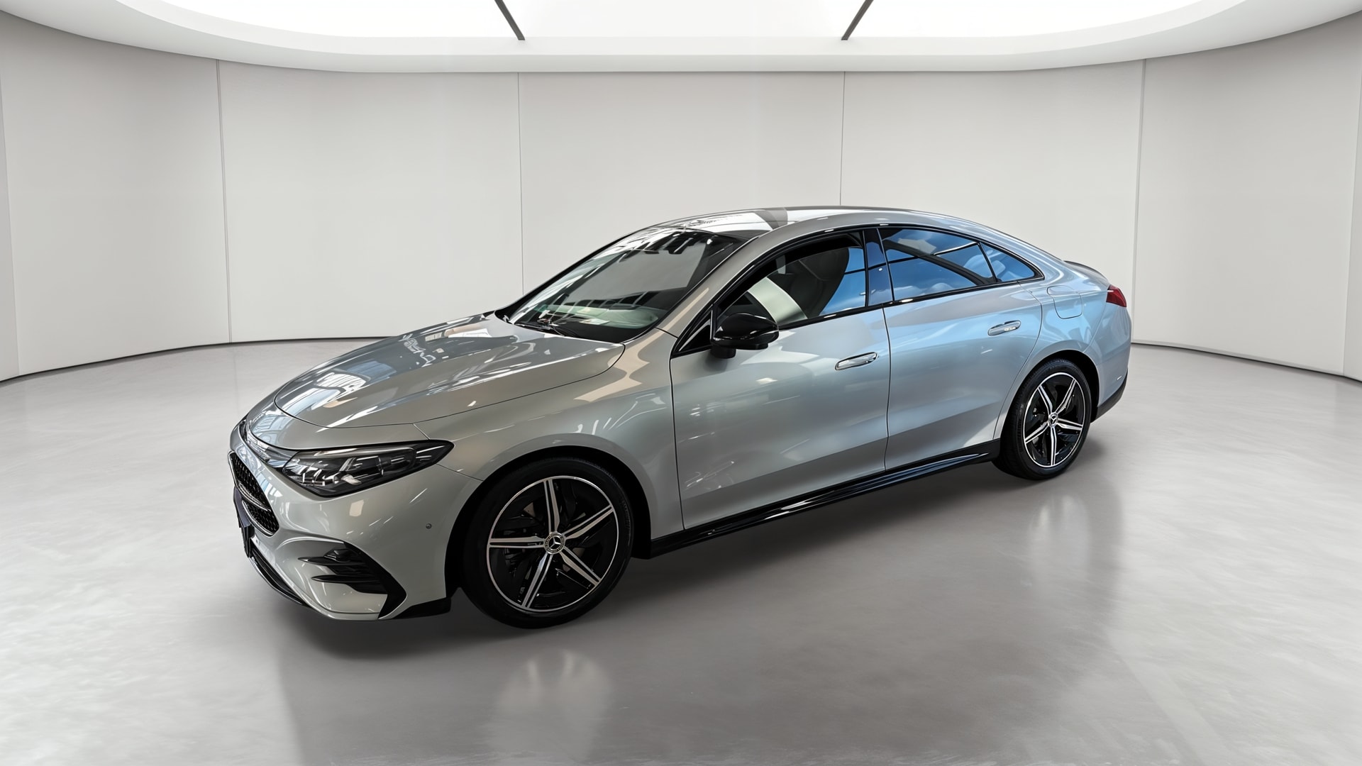 Mercedes-Benz CLA 200 8F-eDCT AMG Line — Profil droit