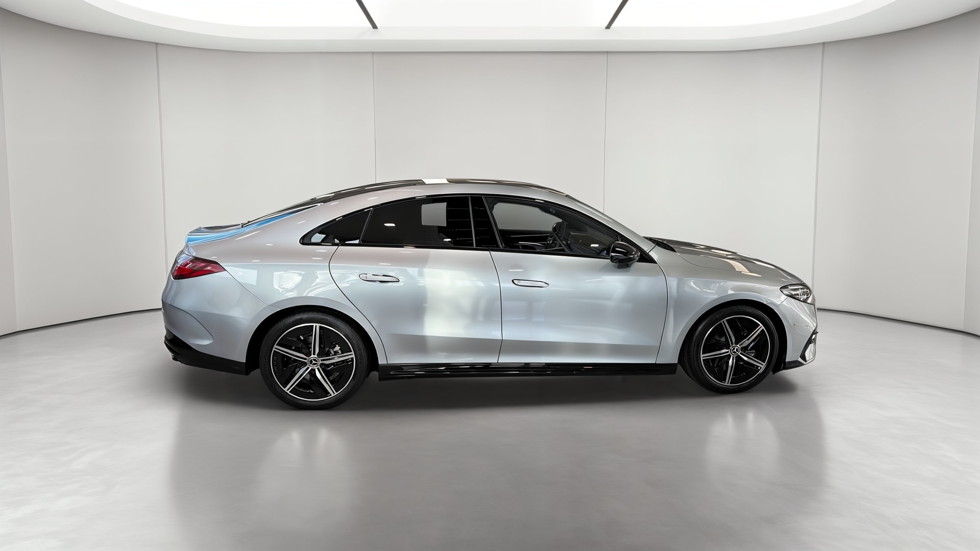 Mercedes-Benz CLA 200 8F-eDCT AMG Line — Profil gauche