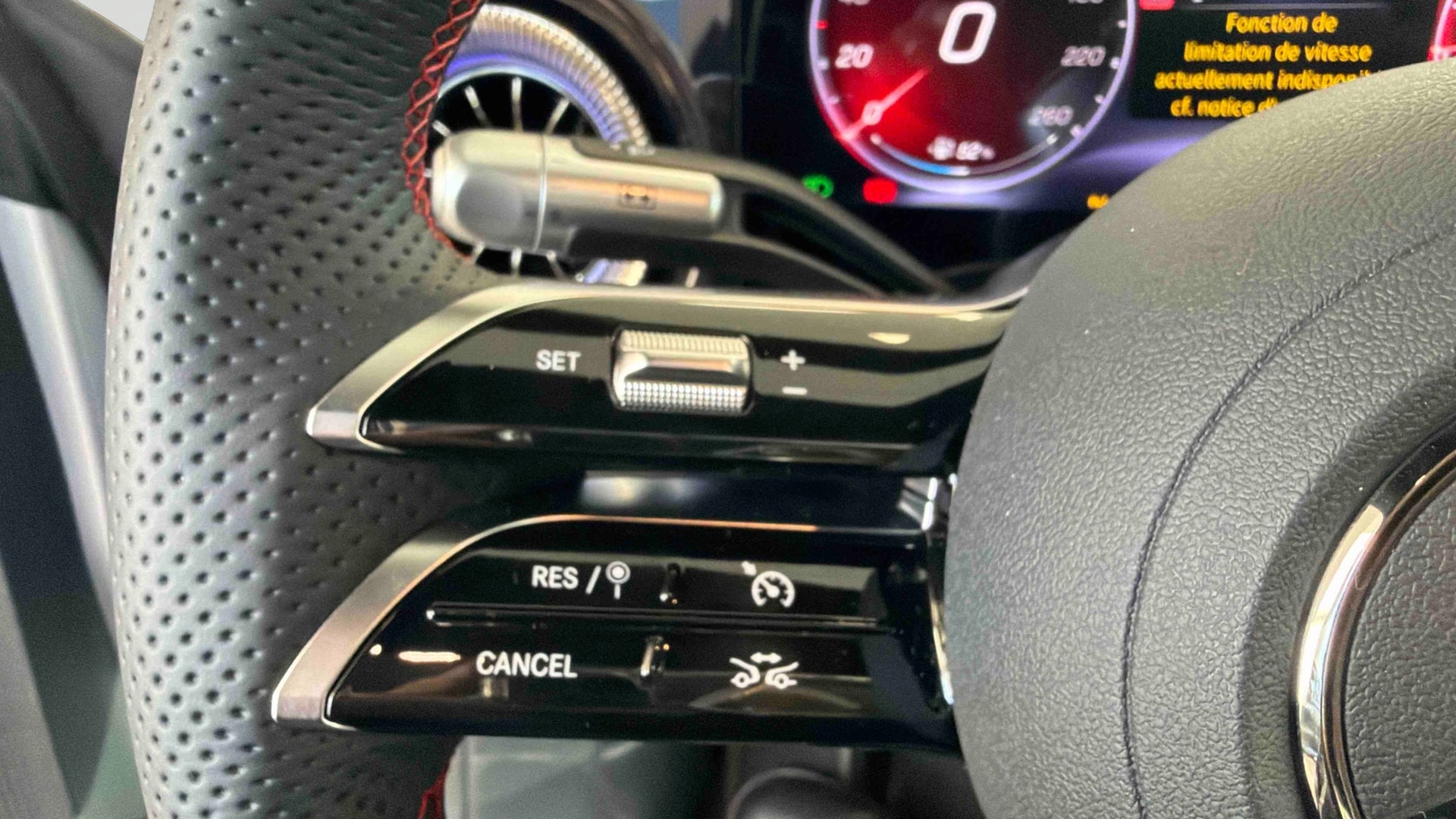 Mercedes-Benz CLA 200 8F-eDCT AMG Line — photo 20