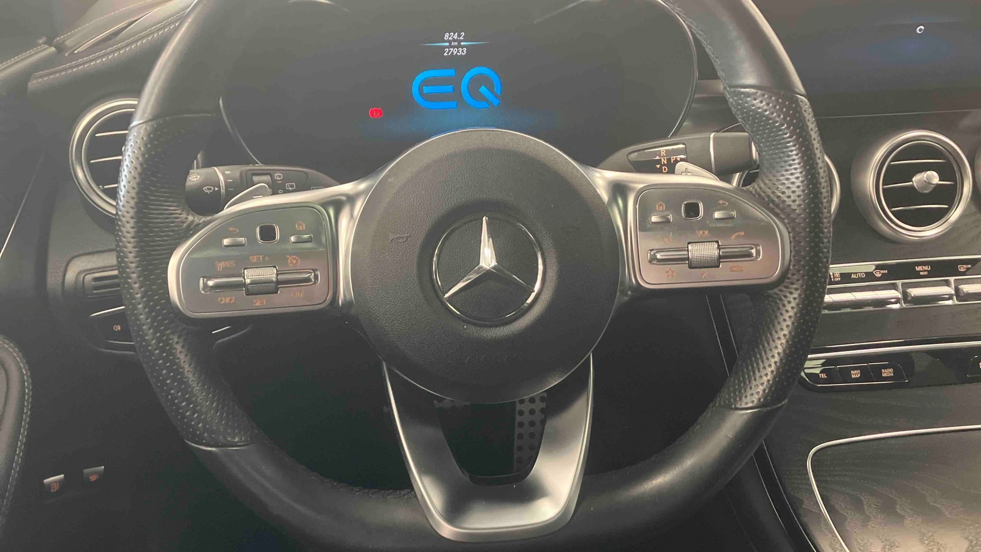 Mercedes-Benz GLC 300 e 9G-Tronic 4Matic AMG Line — Poste de pilotage