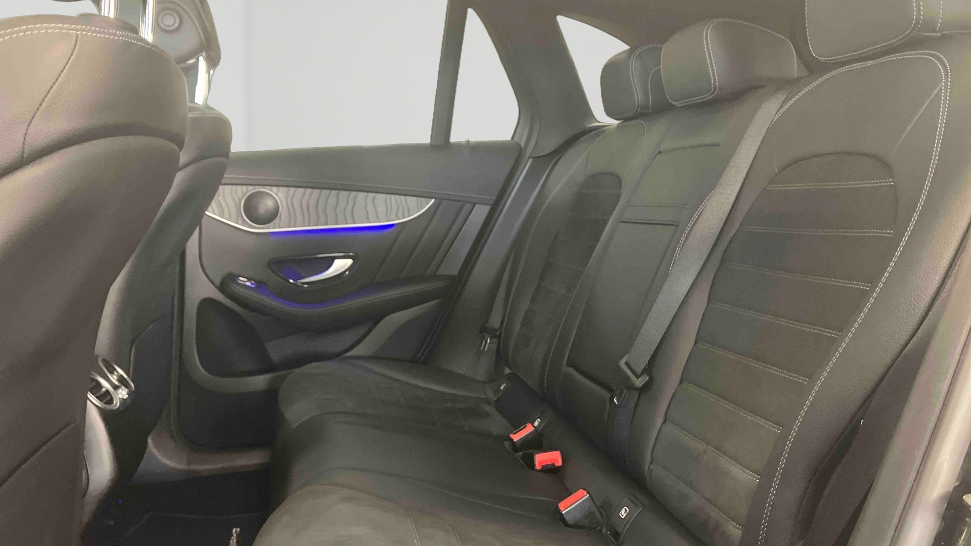 Mercedes-Benz GLC 300 e 9G-Tronic 4Matic AMG Line — Siège arrière gauche
