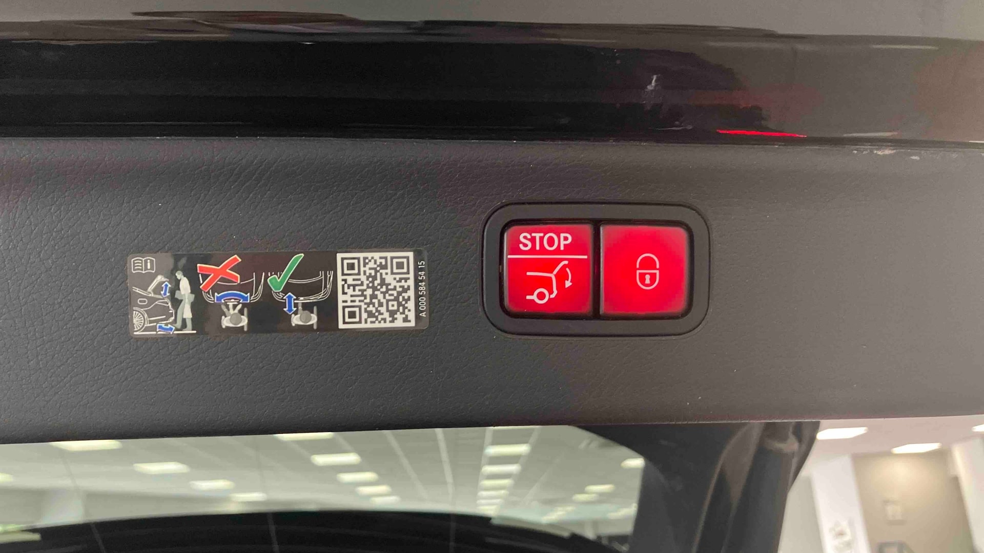 Mercedes-Benz EQS SUV 580 4Matic AMG Line — photo 29