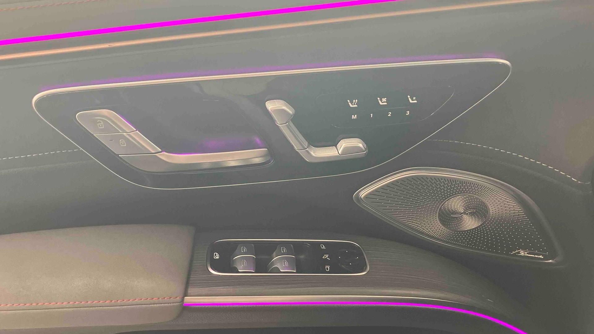 Mercedes-Benz EQS SUV 580 4Matic AMG Line — photo 17