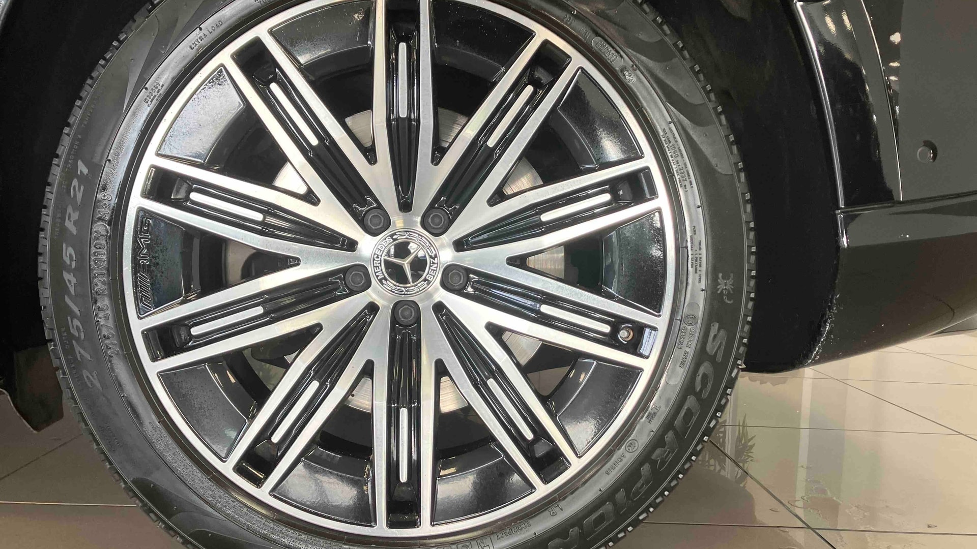 Mercedes-Benz EQS SUV 580 4Matic AMG Line — photo 24