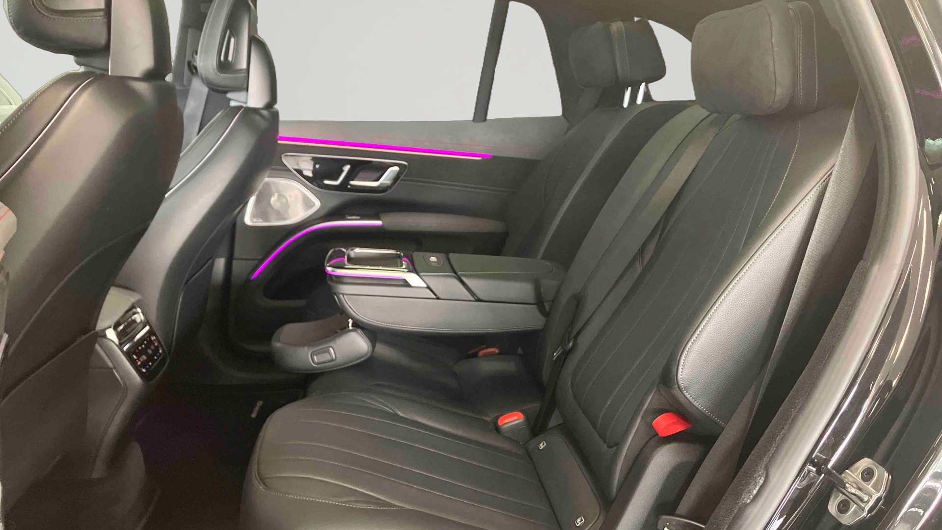 Mercedes-Benz EQS SUV 580 4Matic AMG Line — Siège arrière gauche