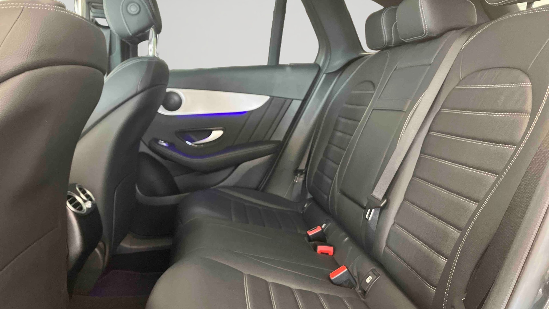Mercedes-Benz GLC 300 e 9G-Tronic 4Matic AMG Line — Siège arrière gauche