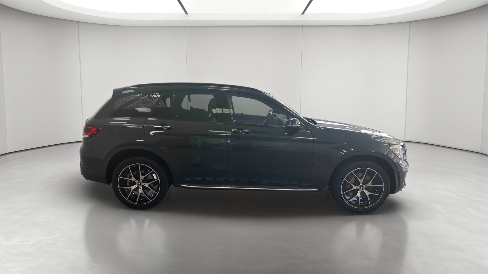 Mercedes-Benz GLC 300 e 9G-Tronic 4Matic AMG Line — Profil droit
