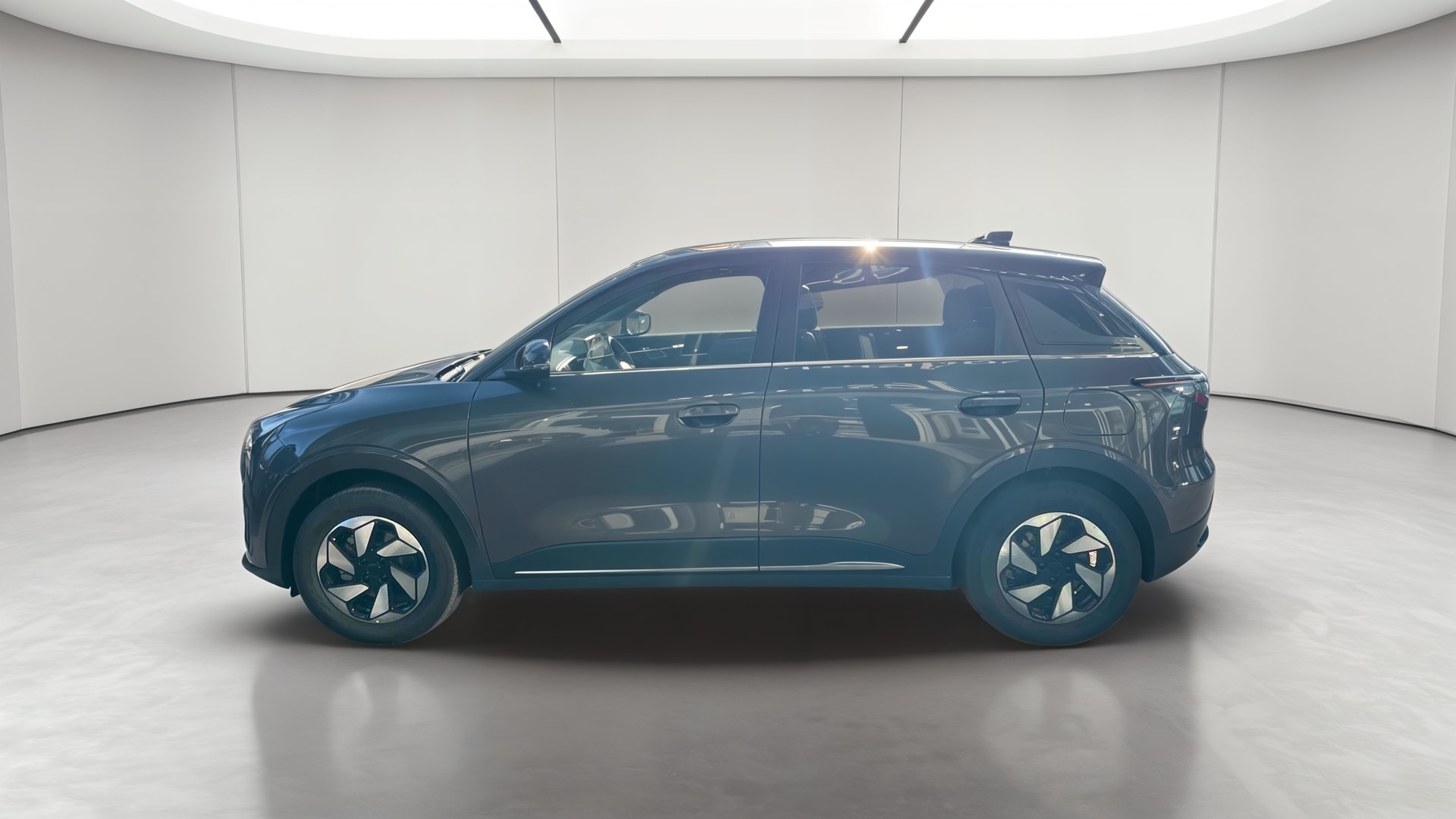 Geely E2 Max+ — Profil gauche