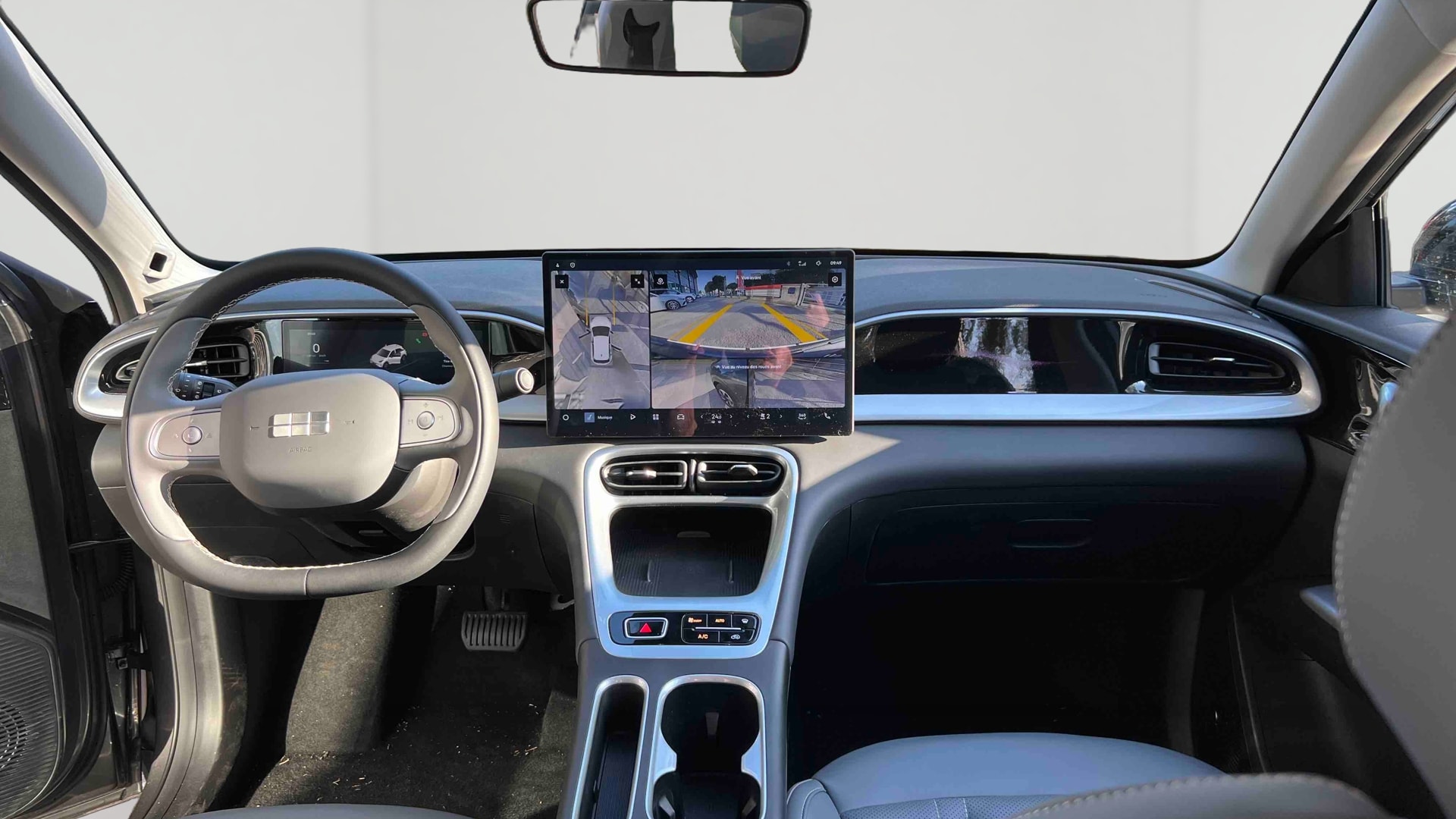 Geely E2 Max+ — Planche de bord