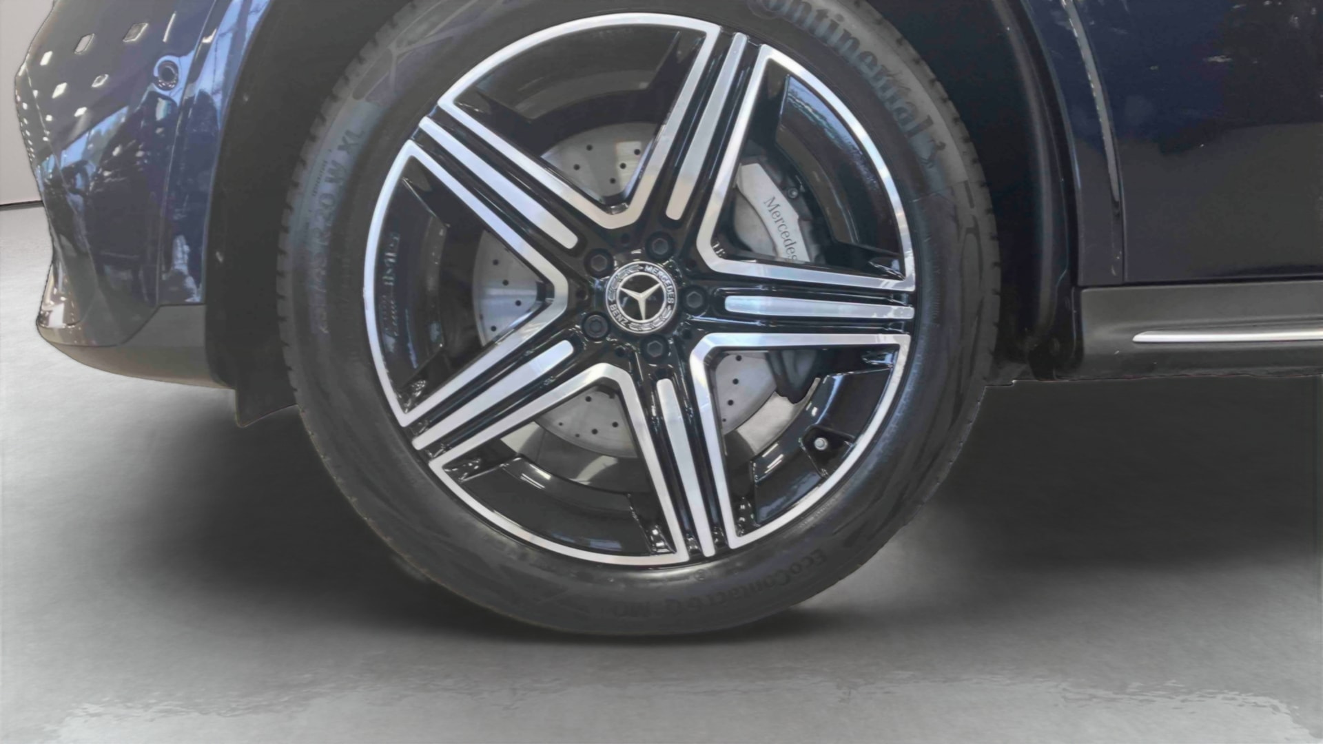 Mercedes-Benz GLC Coupe 300 e 9G-Tronic 4Matic AMG Line — Pneu avant gauche