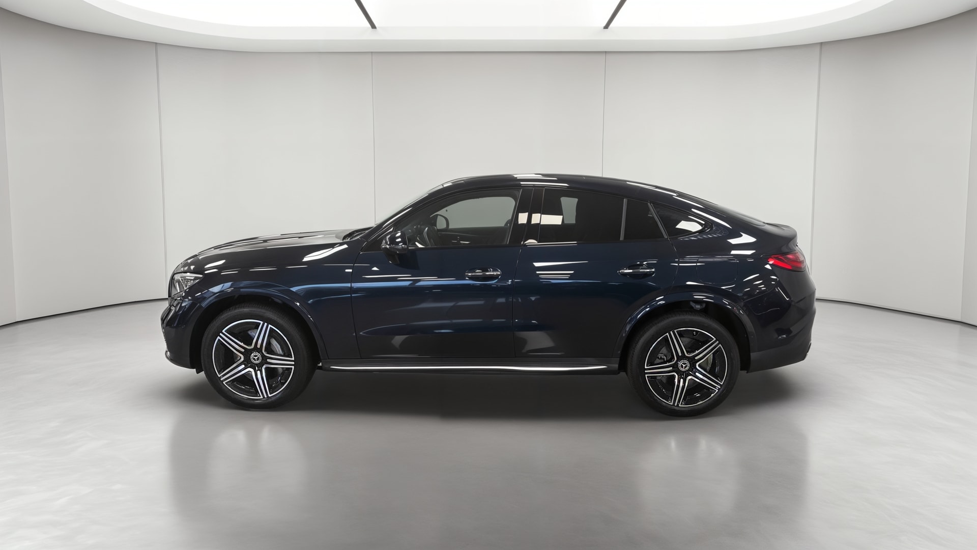 Mercedes-Benz GLC Coupe 300 e 9G-Tronic 4Matic AMG Line — Profil gauche