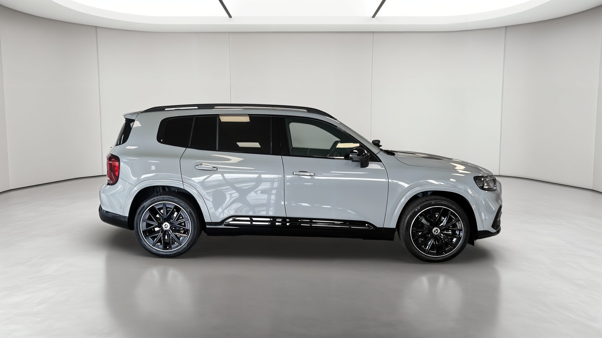 Mercedes-Benz GLB 200 AMG Line — Profil droit