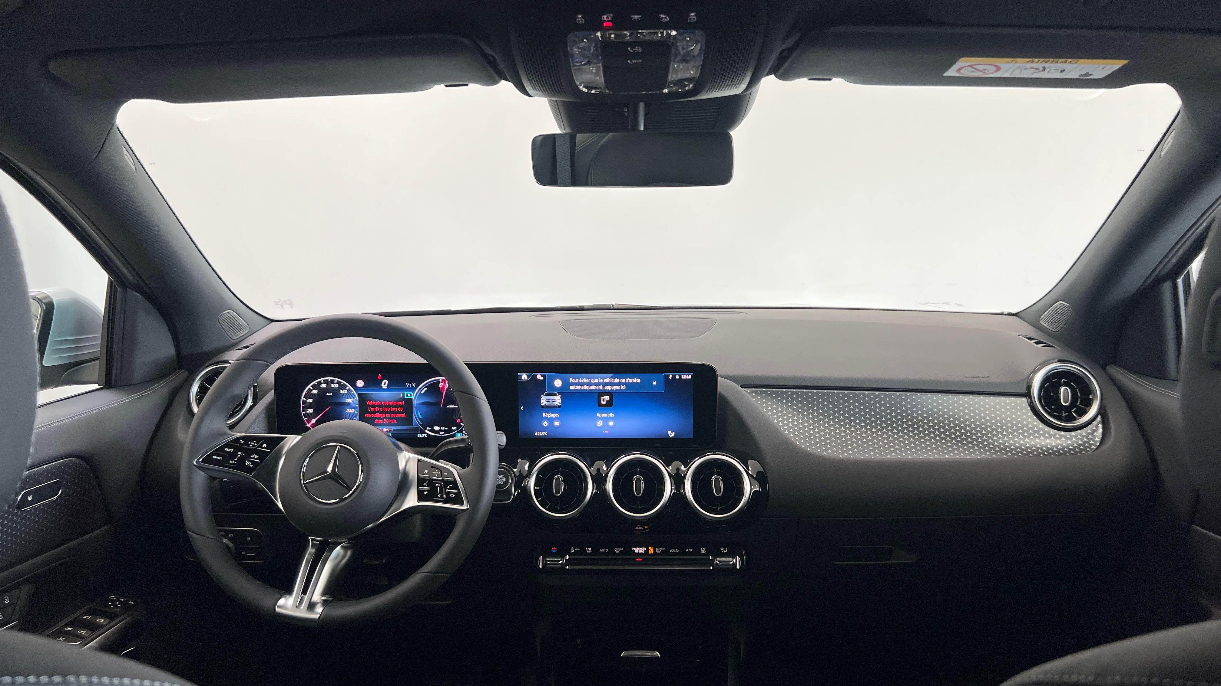 Mercedes-Benz GLA 250 e Hybrid EQ 8G-DCT Business Line — Assise arrière centrale