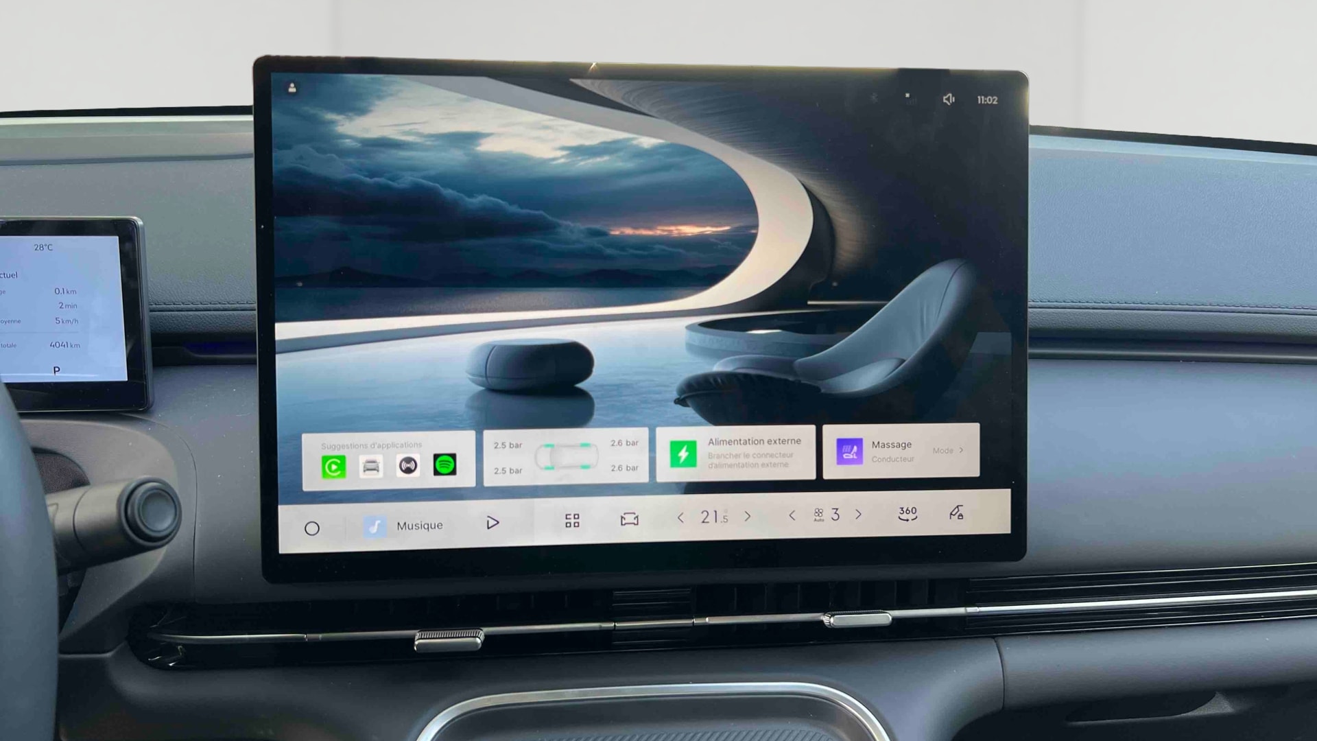 Geely Starray EM-i Max+ — photo 17
