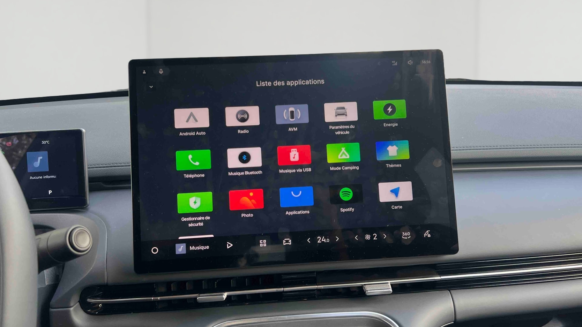 Geely Starray EM-i PRO — photo 19