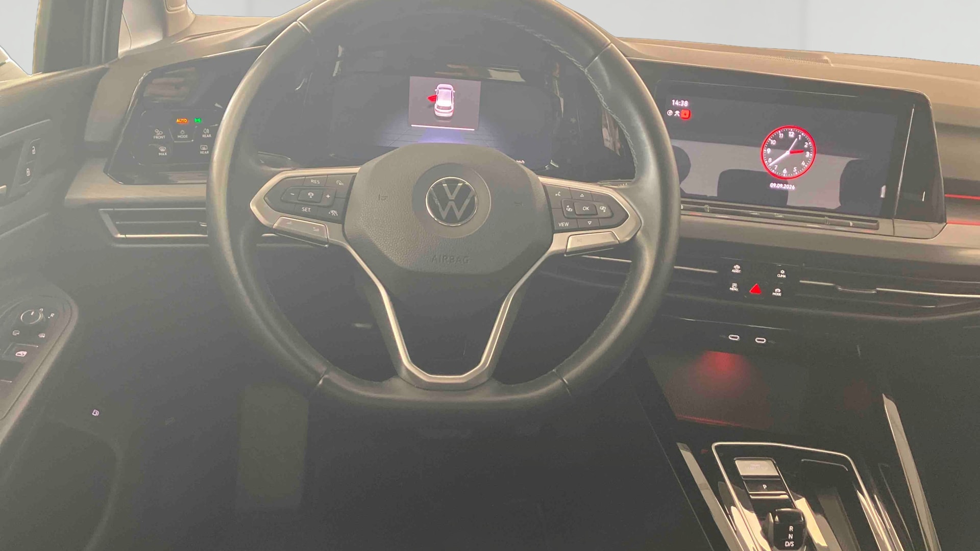 Volkswagen Golf 1.4 Hybrid Rechargeable OPF 204 DSG6 Style — Poste de pilotage
