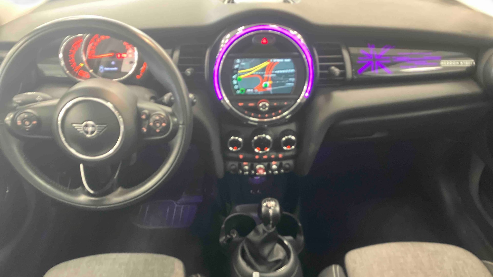 MINI Hatch 5 Portes Cooper 136 ch Edition Heddon Street — Planche de bord