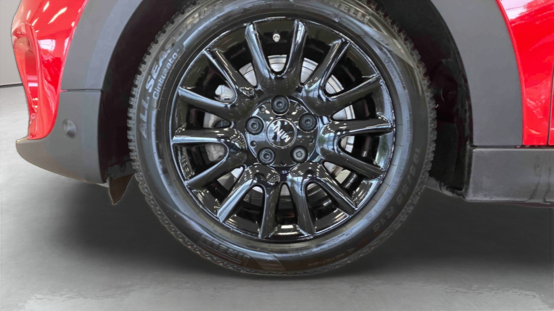 MINI Hatch 5 Portes Cooper 136 ch Edition Heddon Street — Pneu avant gauche