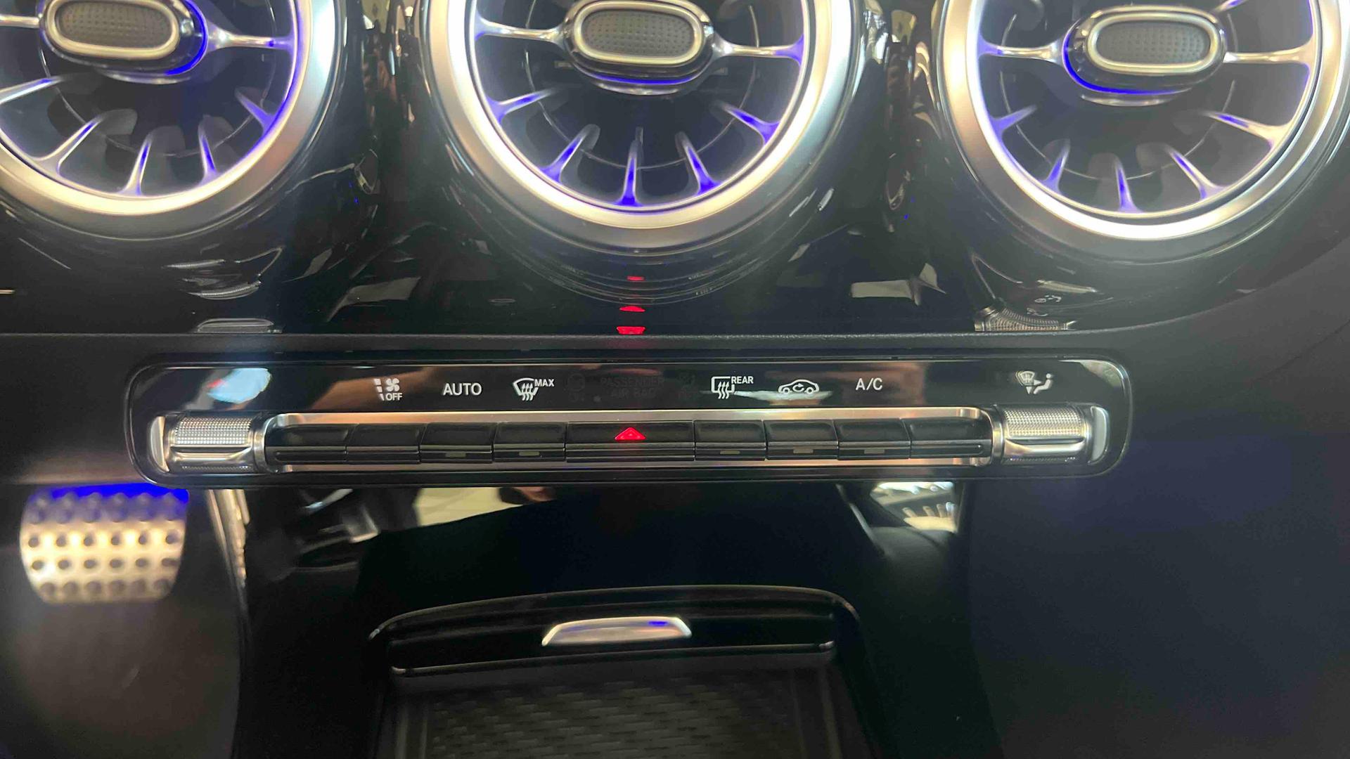 Mercedes-Benz Classe A 180 d AMG Exclusive Design — photo 22