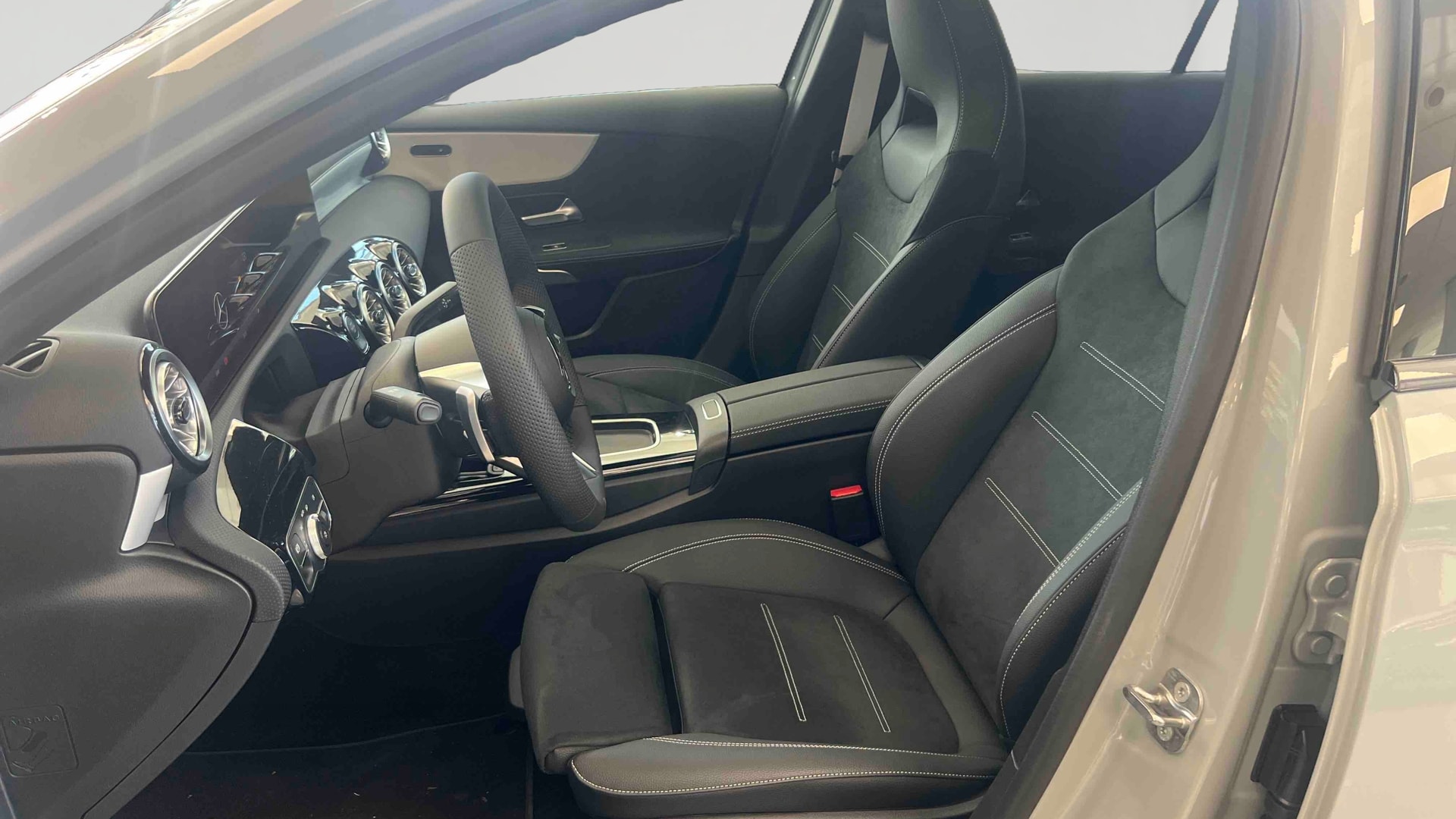Mercedes-Benz Classe A 180 d AMG Exclusive Design — Siège conducteur