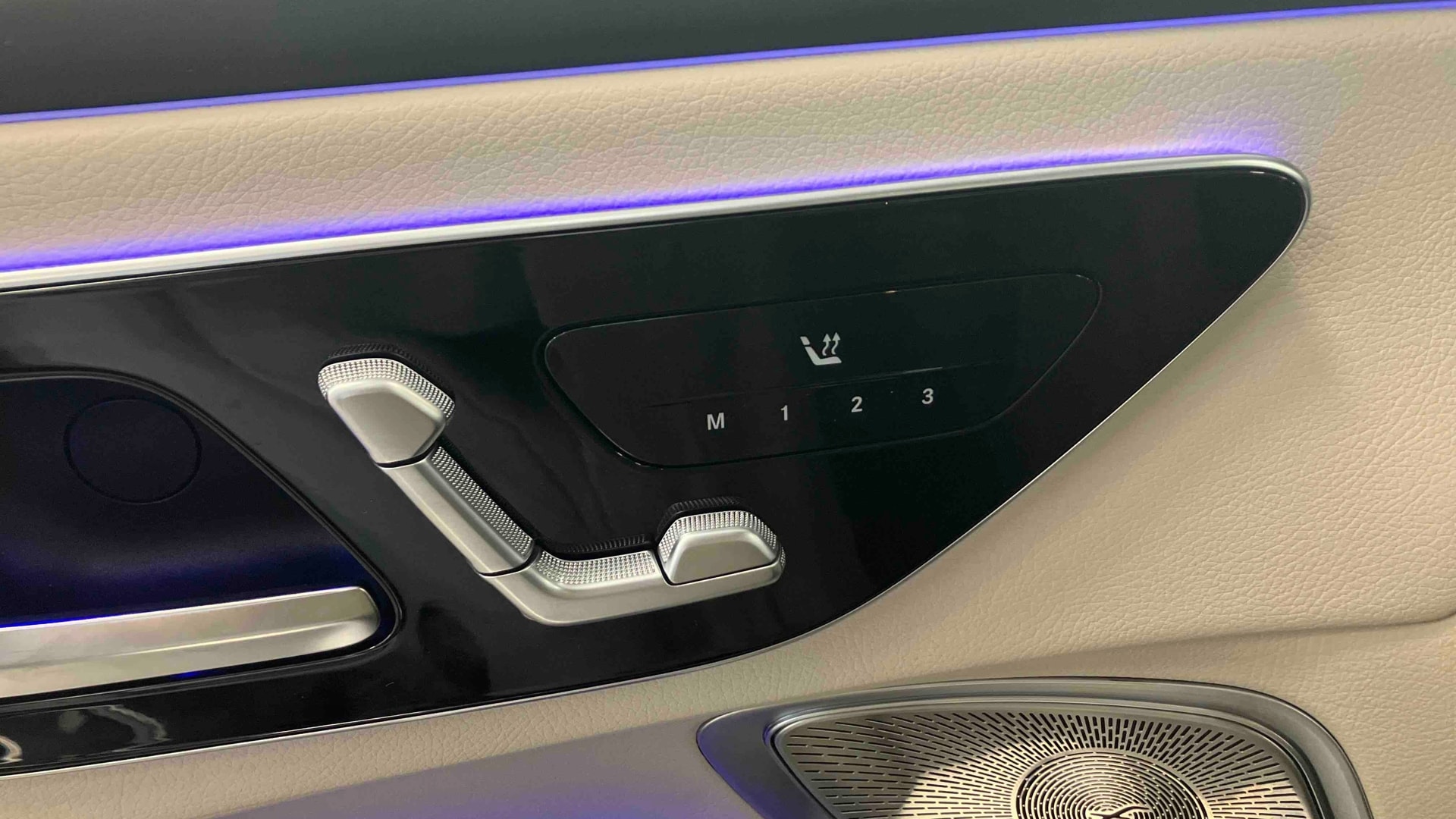 Mercedes-Benz CLE Coupé 300 e Hybrid EQ 9G-Tronic AMG Line — photo 11