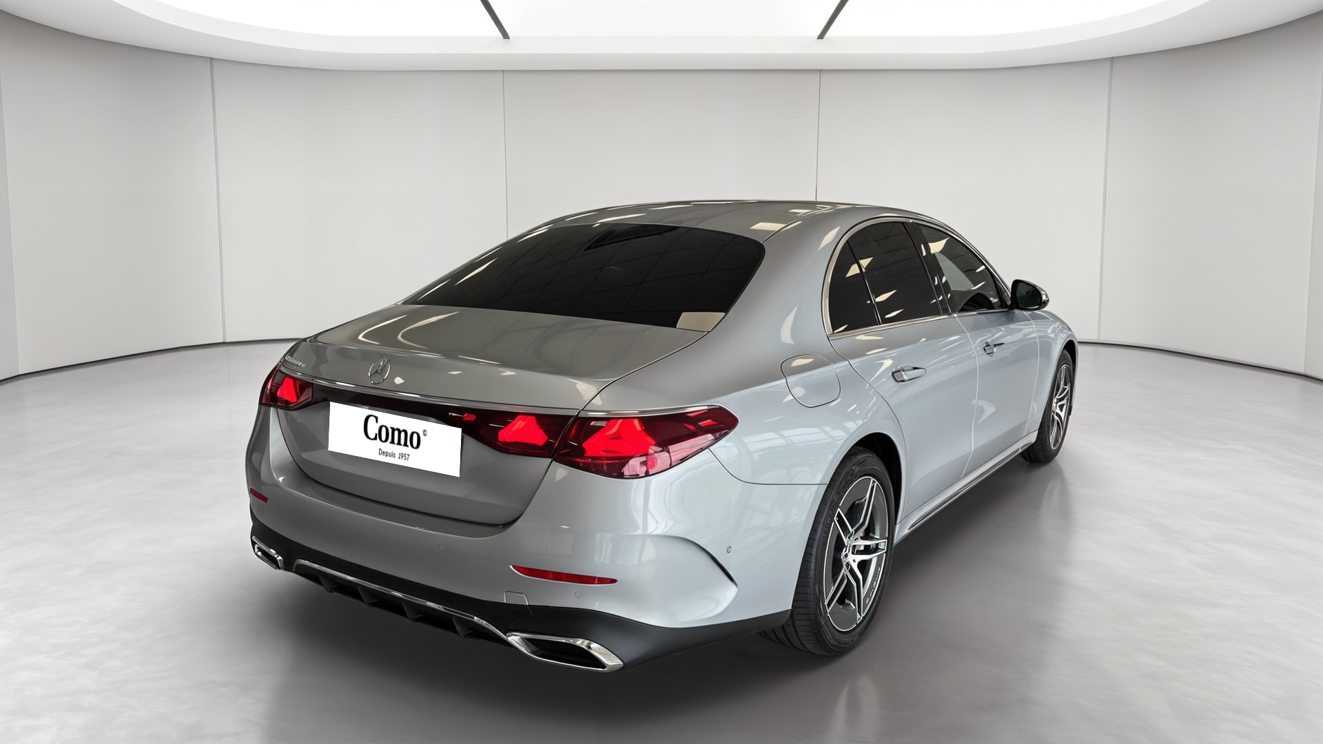 Mercedes-Benz Classe E 300 de Hybrid EQ 9G-Tronic AMG Line + — 3/4 arrière droit