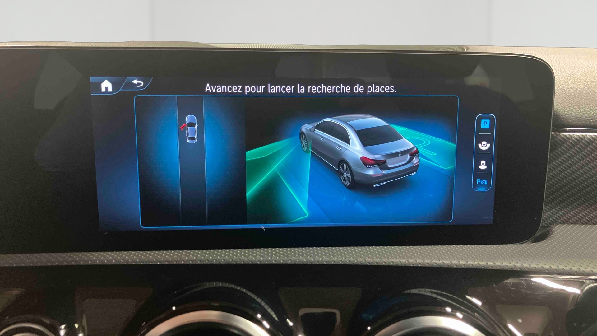 Mercedes-Benz Classe A 180 7G-DCT Progressive Line — photo 16