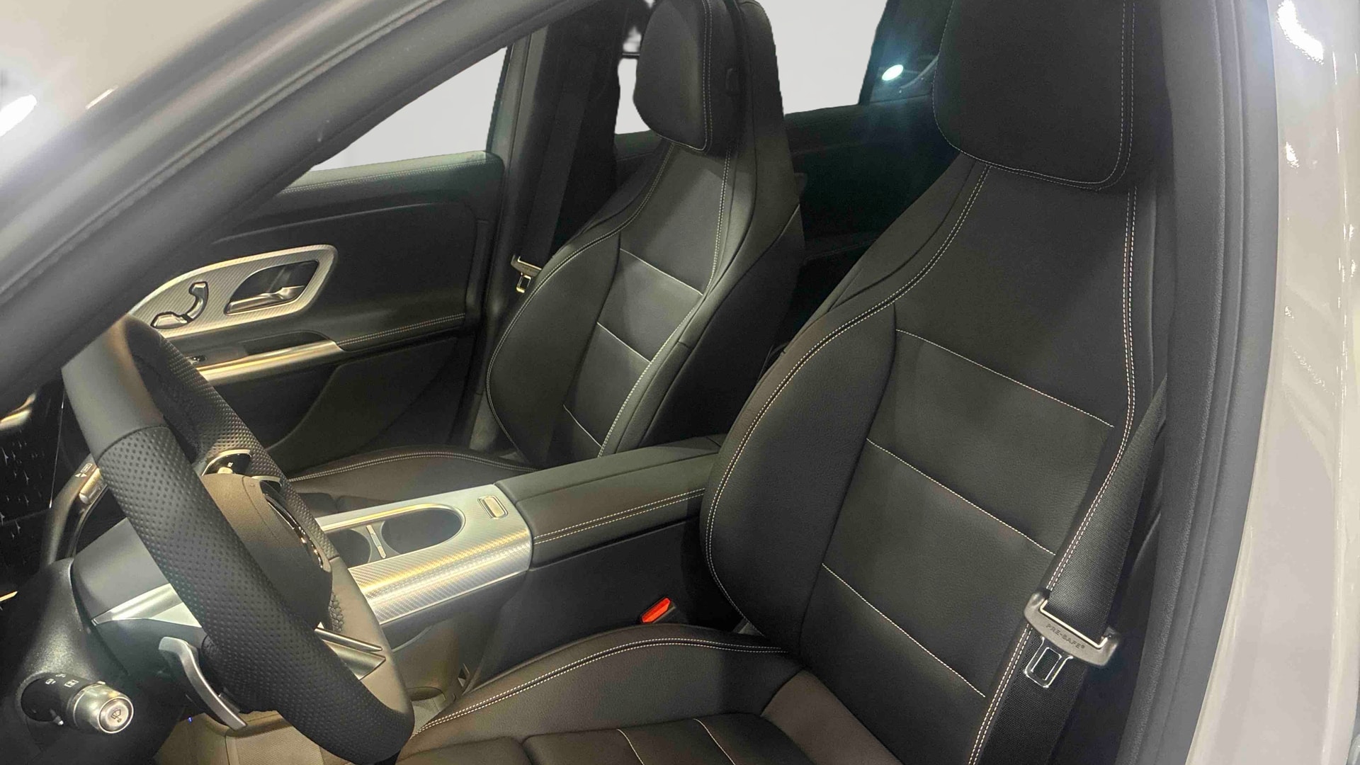 Mercedes-Benz GLB 220 4MATIC Business Line Executive — Siège conducteur