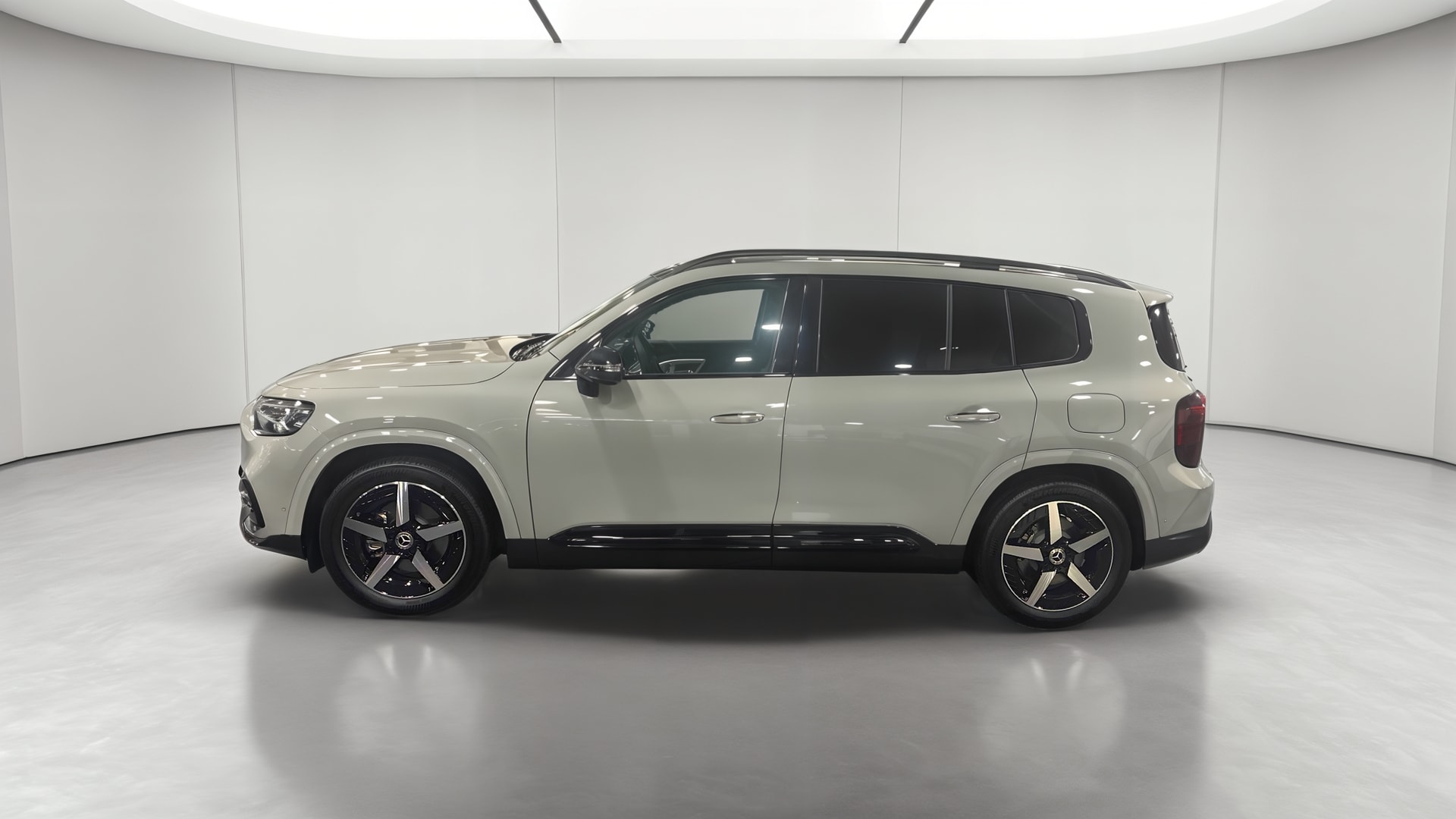 Mercedes-Benz GLB 220 4MATIC Business Line Executive — Profil gauche