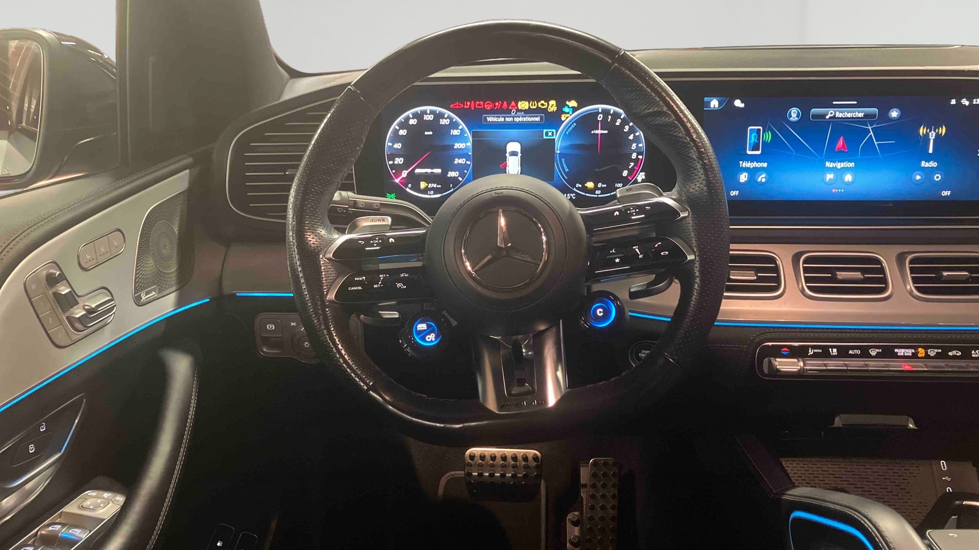 Mercedes-Benz GLE 53 Hybride AMG 9G-SPEEDSHIFT AMG 4Matic+ — Poste de pilotage
