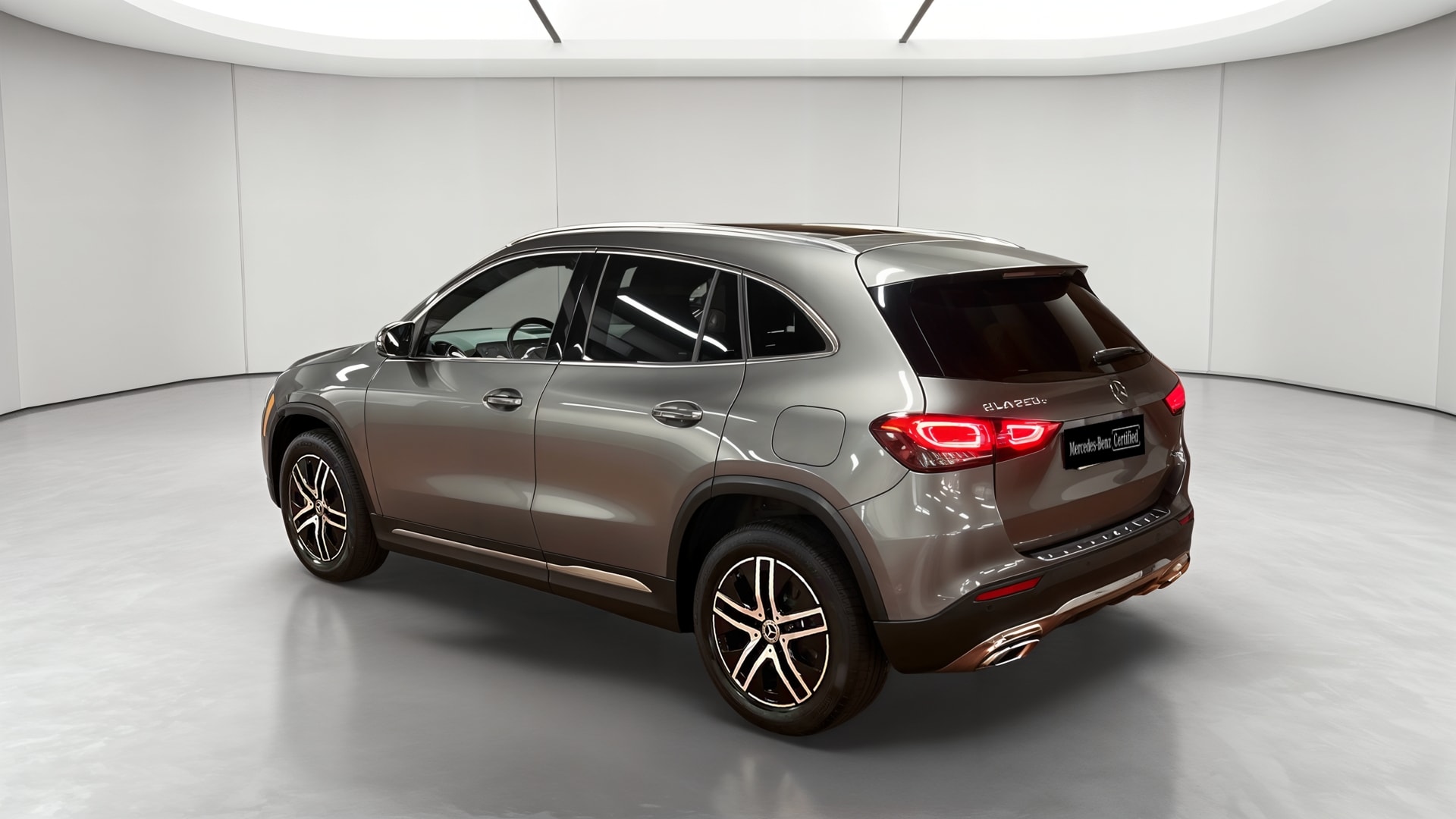 Mercedes-Benz GLA 250 e 8G-DCT Progressive Line — 3/4 arrière gauche