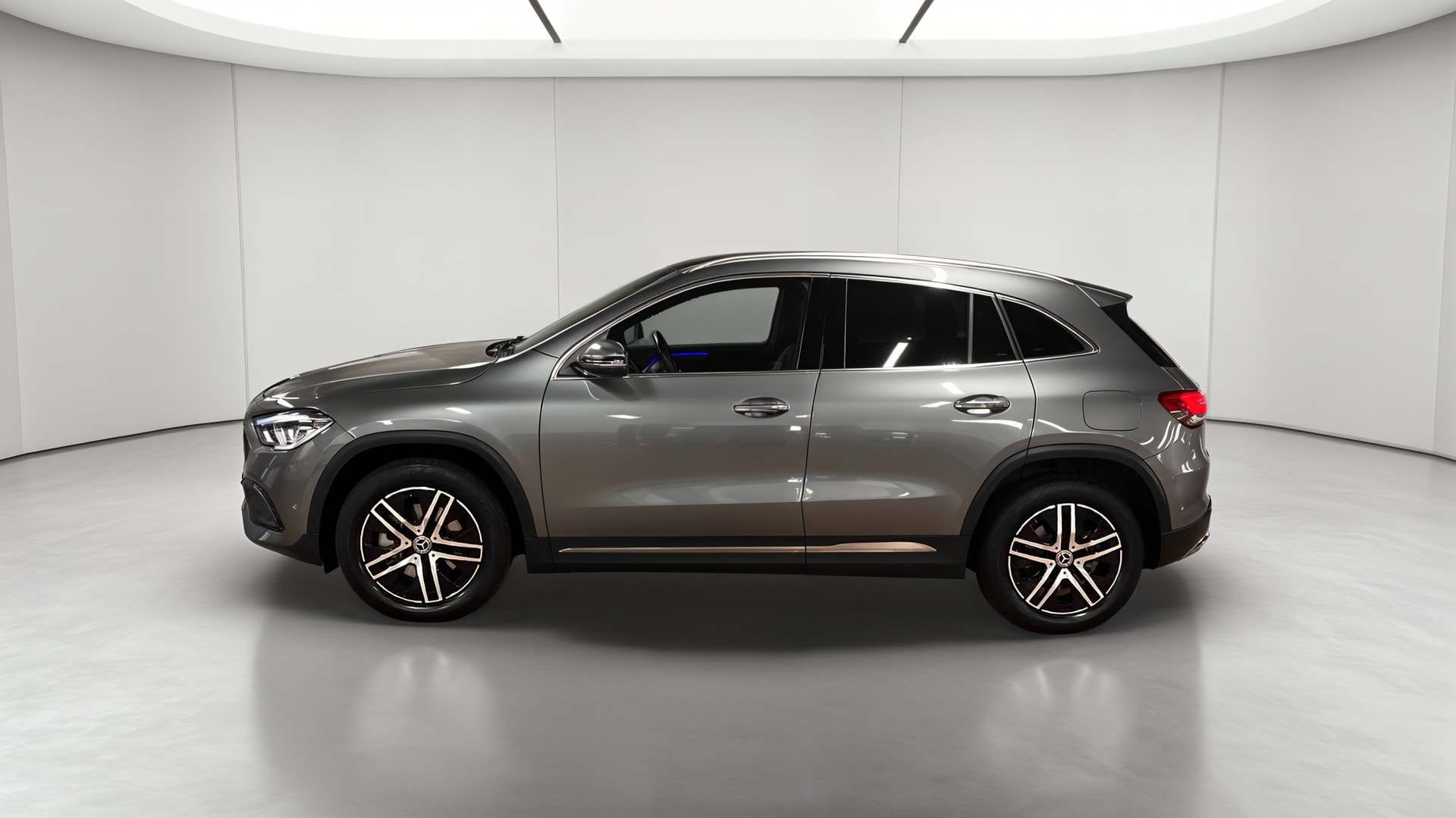 Mercedes-Benz GLA 250 e 8G-DCT Progressive Line — Profil gauche