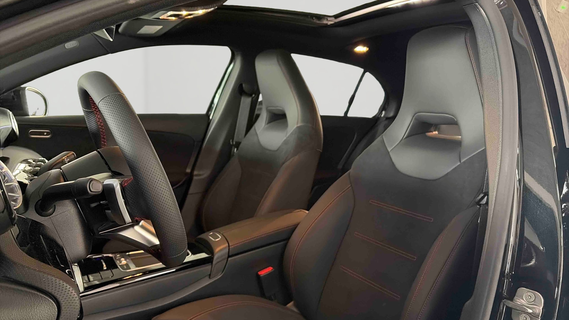 Mercedes-Benz Classe A 250 e Hybrid EQ Edition 140 — Siège conducteur