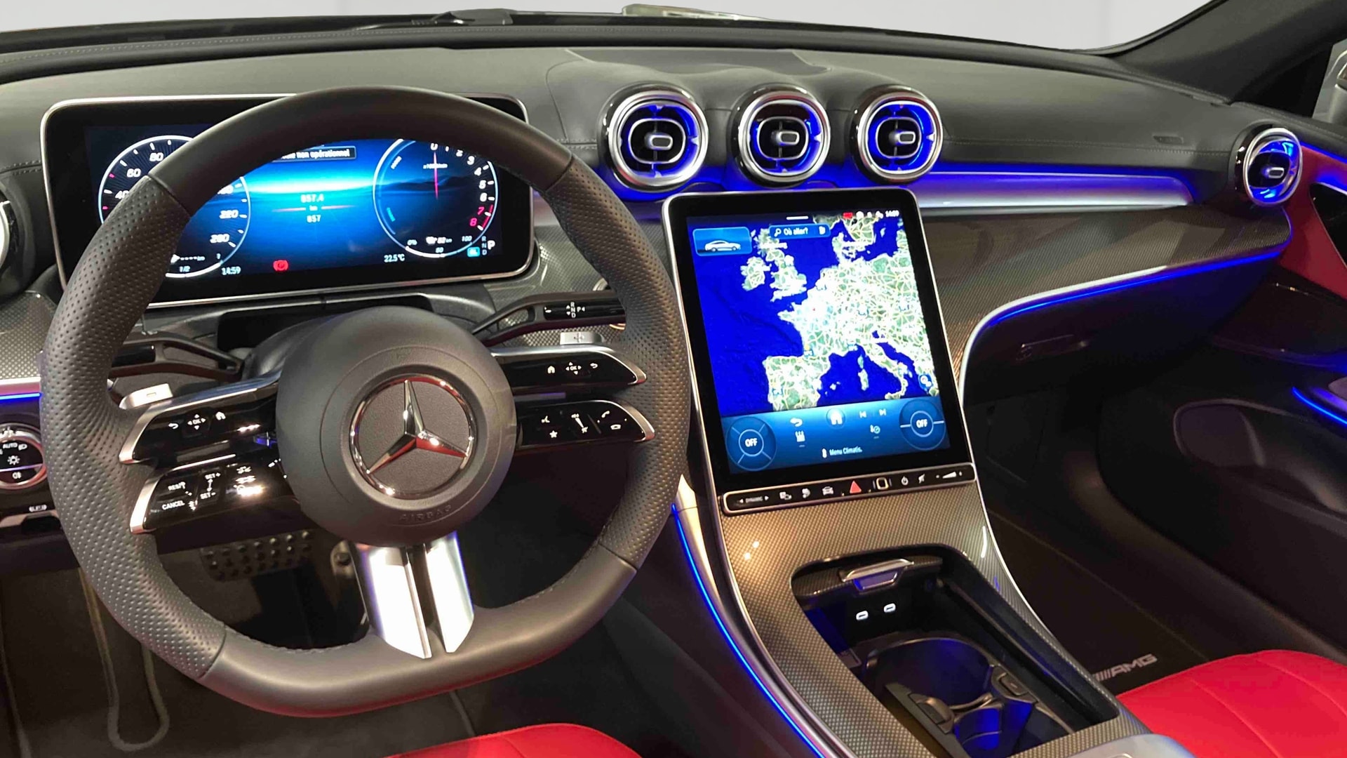 Mercedes-Benz CLE Coupé 300 e Hybrid EQ 9G-Tronic AMG Line — Planche de bord