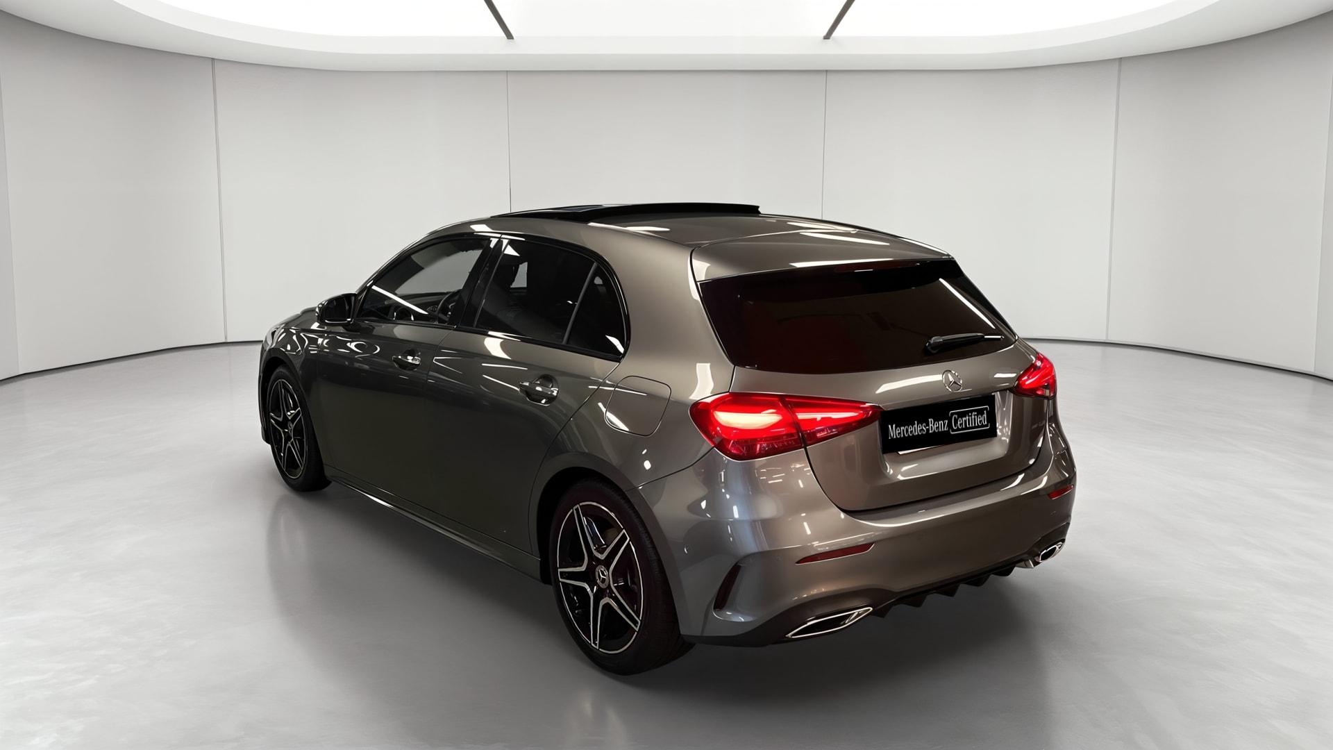 Mercedes-Benz Classe A 200 AMG Line — 3/4 arrière gauche