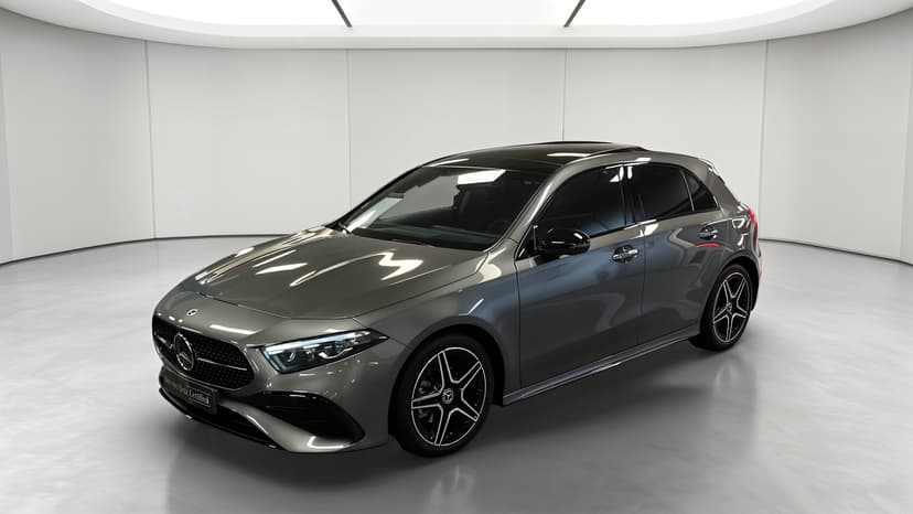 Mercedes-Benz Classe A 200 AMG Line — 3/4 avant gauche