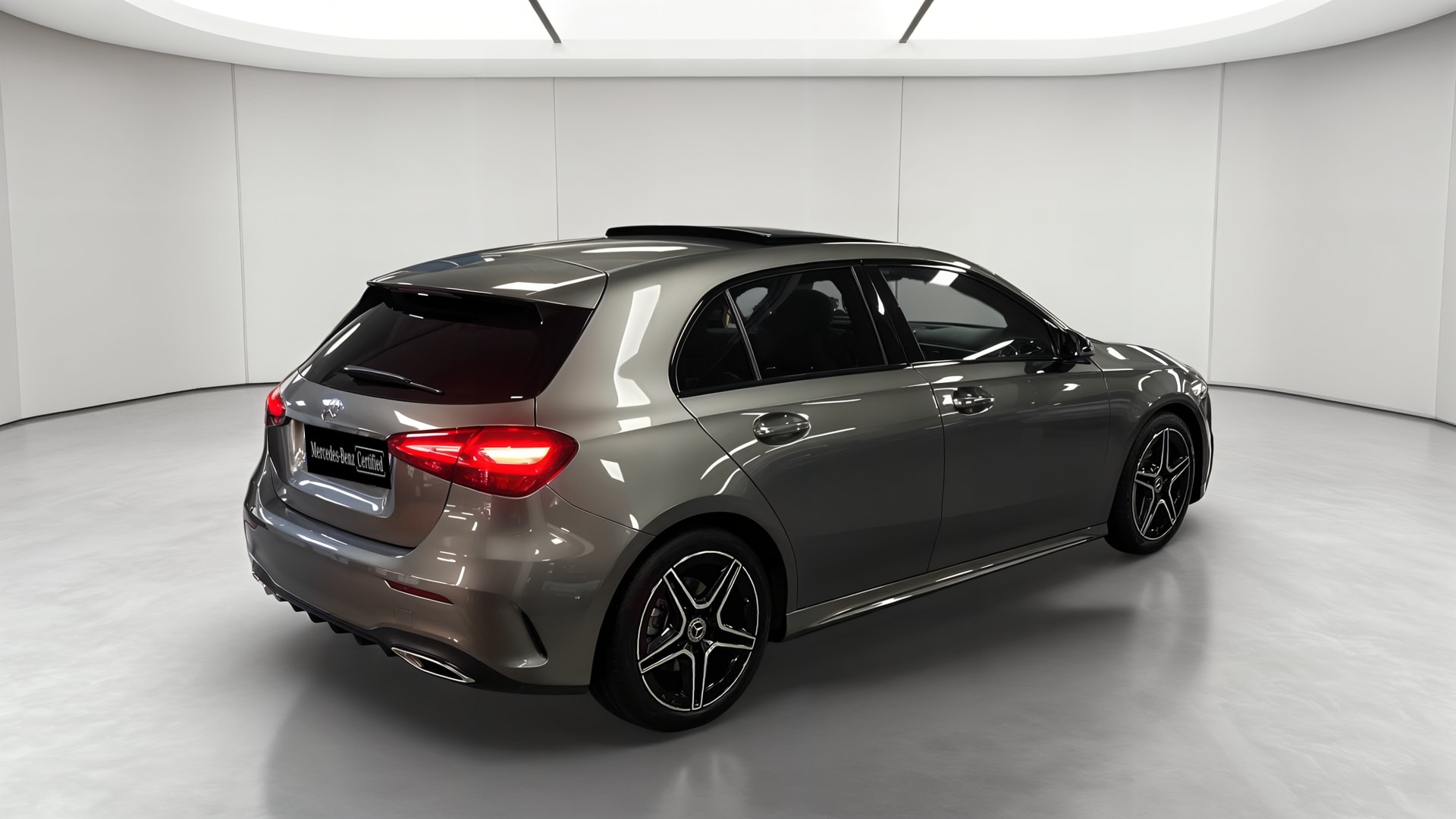 Mercedes-Benz Classe A 200 AMG Line — 3/4 arrière droit
