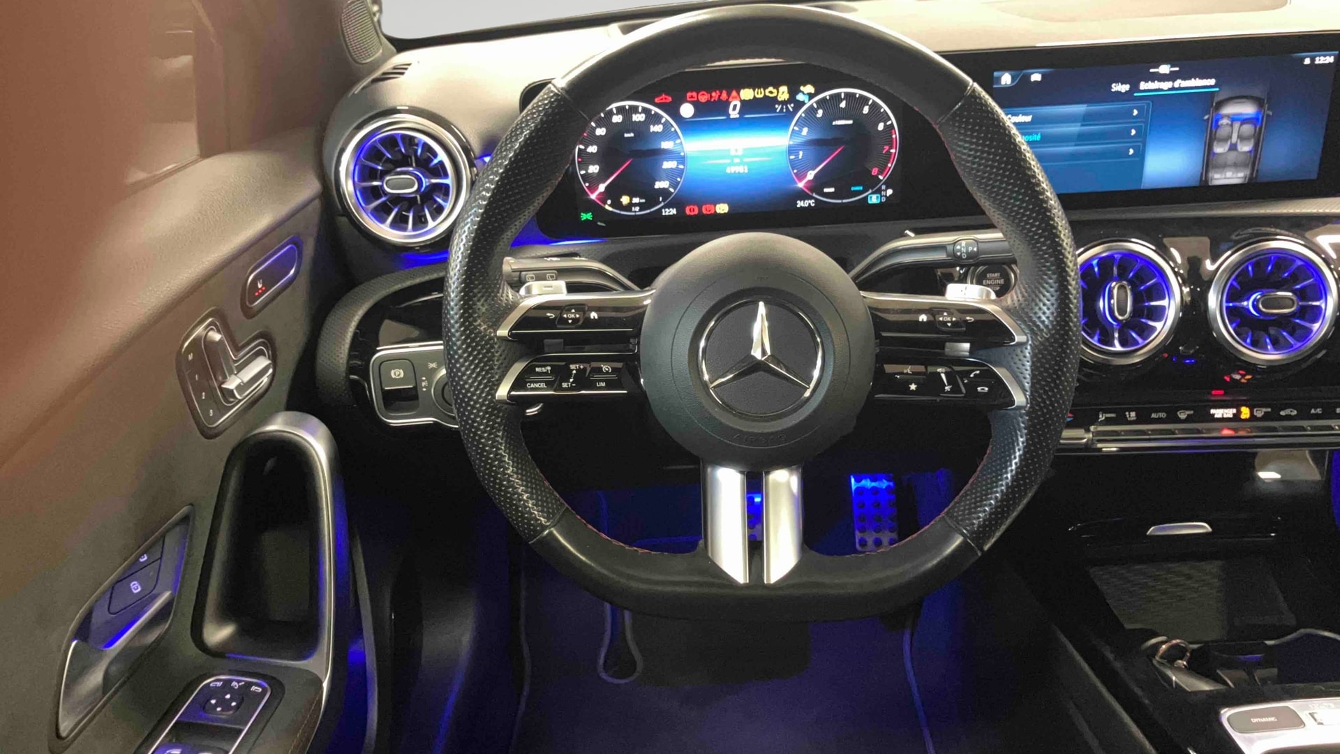 Mercedes-Benz Classe A 200 AMG Line — Poste de pilotage