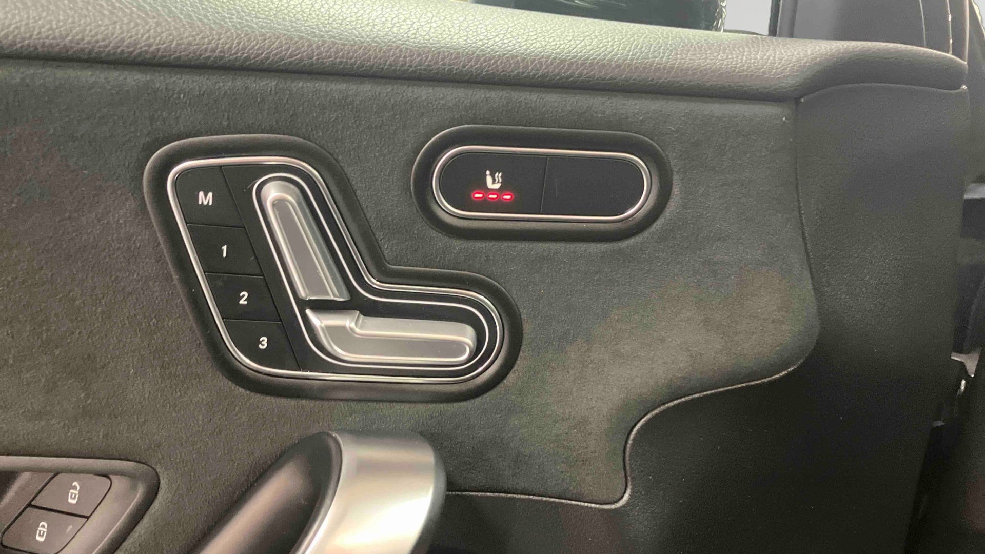 Mercedes-Benz Classe A 200 AMG Line — photo 17