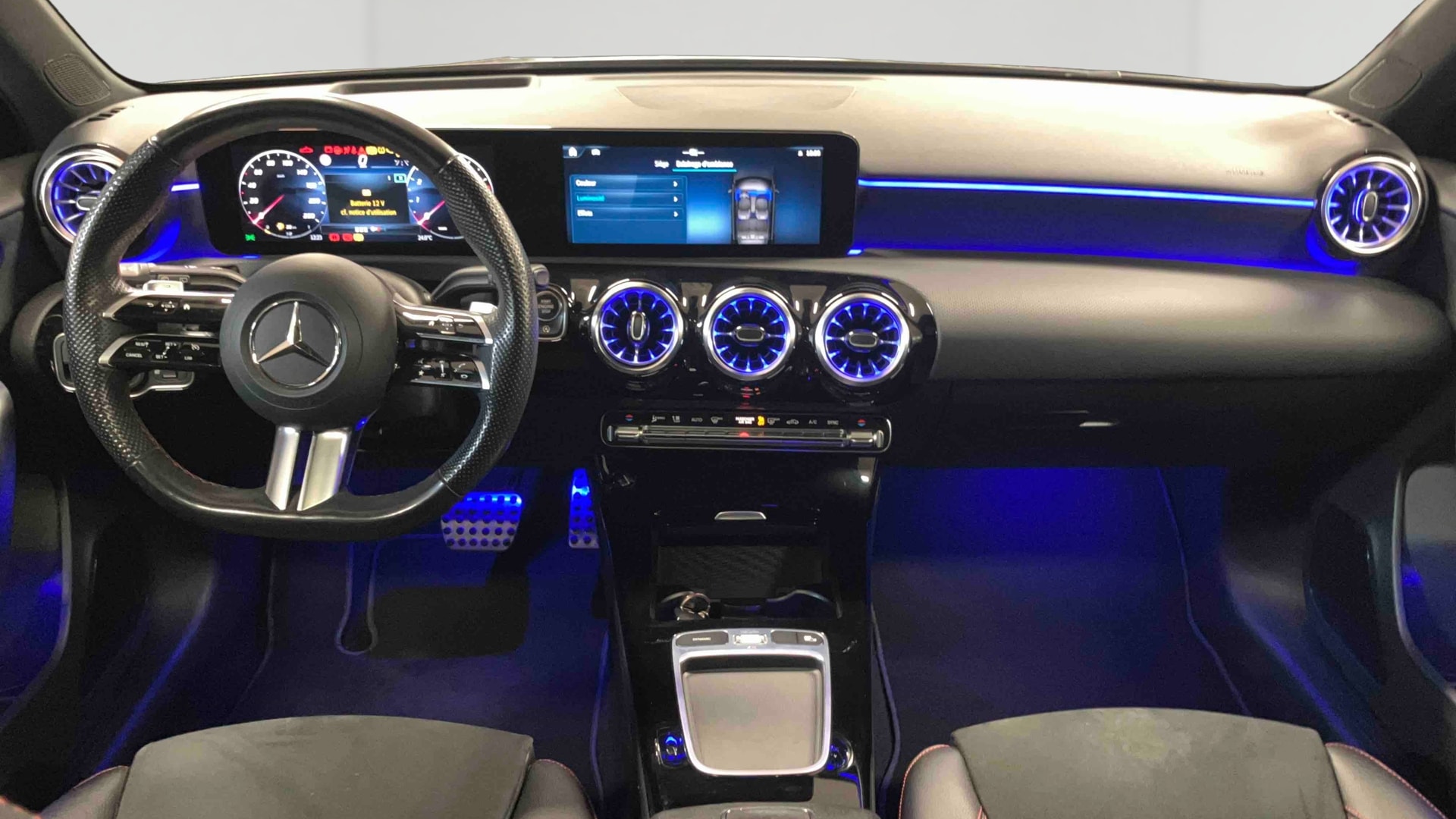 Mercedes-Benz Classe A 200 AMG Line — Planche de bord
