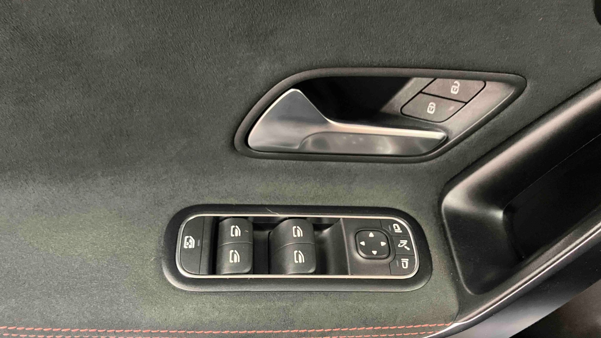 Mercedes-Benz Classe A 200 AMG Line — photo 19
