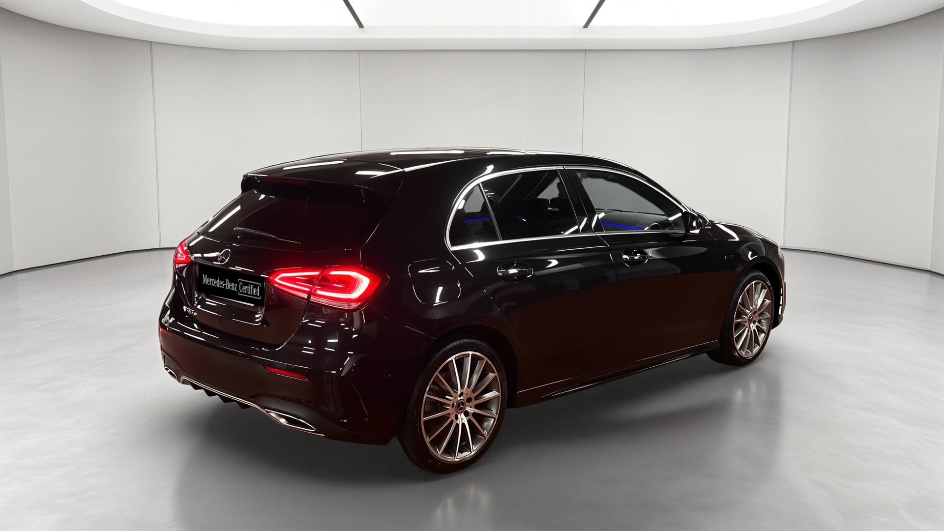 Mercedes-Benz Classe A 250 e 8G-DCT AMG Line — 3/4 arrière droit