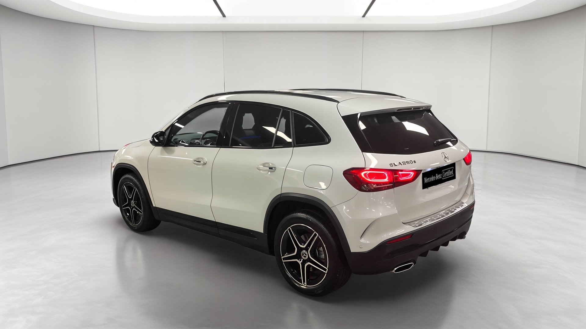 Mercedes-Benz GLA 250 e 8G-DCT AMG Line — 3/4 arrière gauche